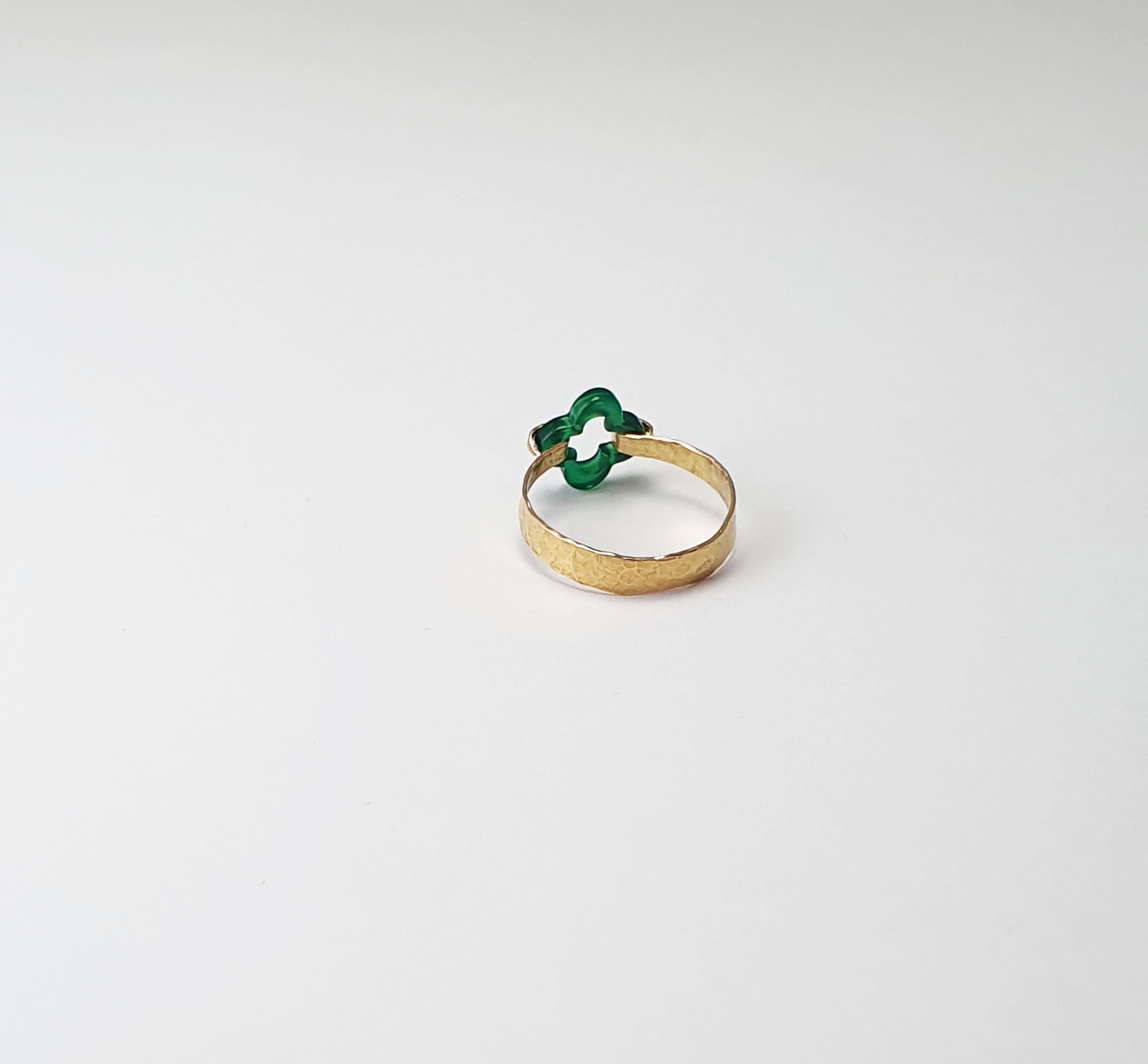 18 Karat Yellow Gold Green Agate Ring In New Condition For Sale In София, BG