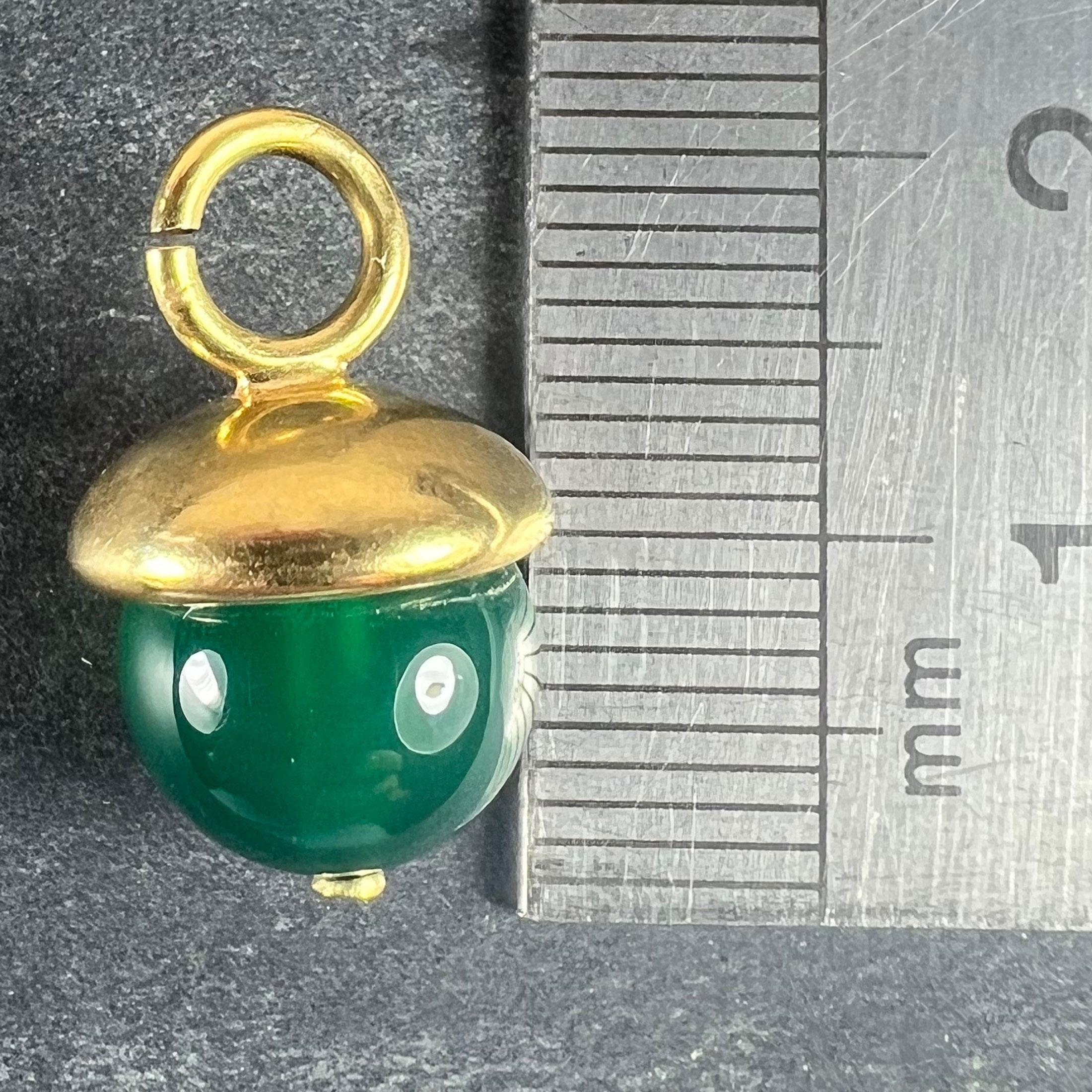 Pendentif sphère en agate verte en or jaune 18 carats en vente 5