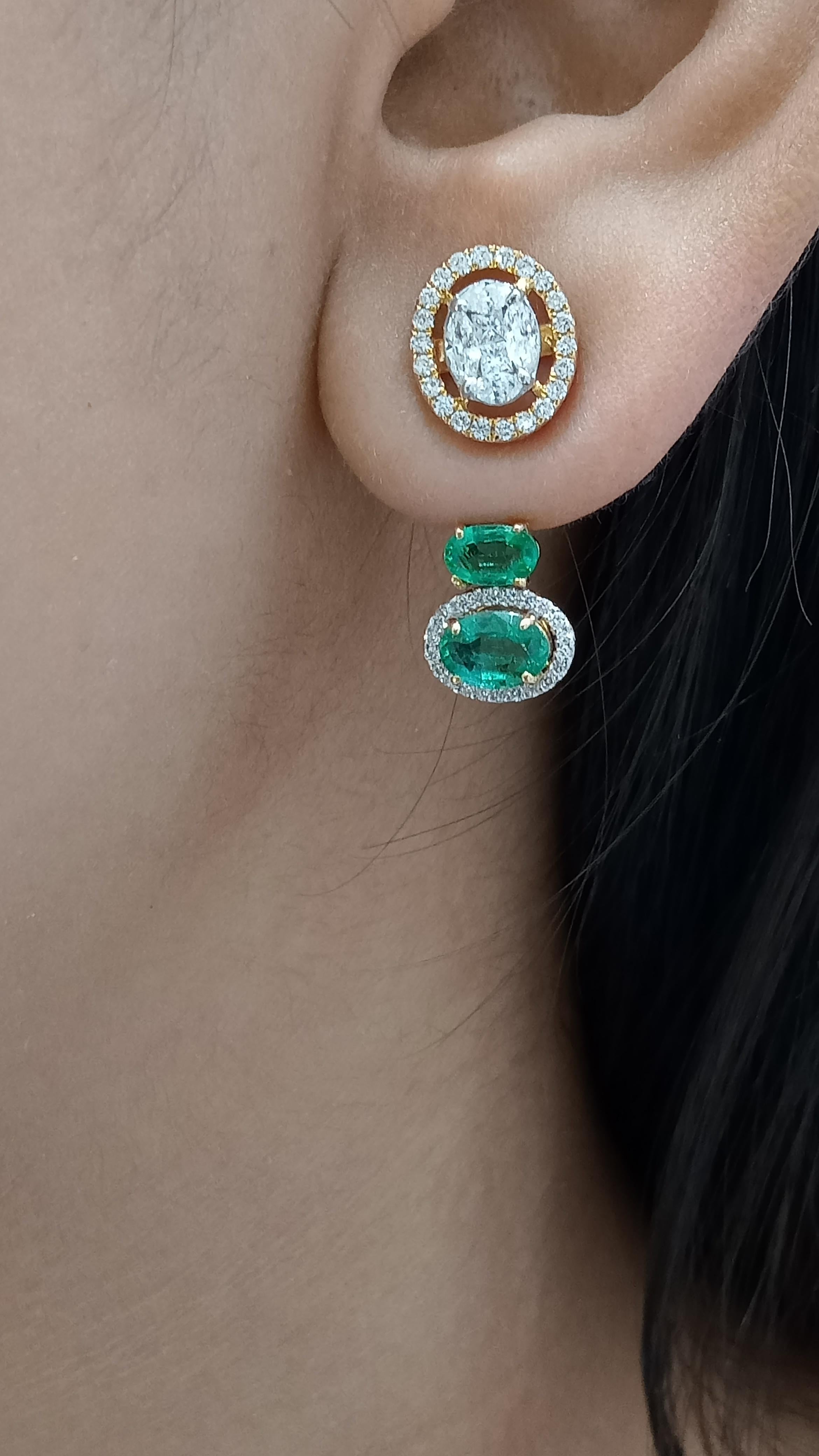 Mixed Cut 18 Karat Yellow Gold Green Emerald White Diamond Stud Earrings For Sale
