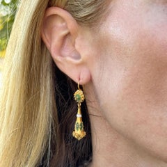 Boucles d'oreilles vintage pendantes en or jaune 18 carats et émail vert