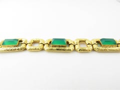 18 Karat Yellow Gold Green Onyx Etched Link Bracelet