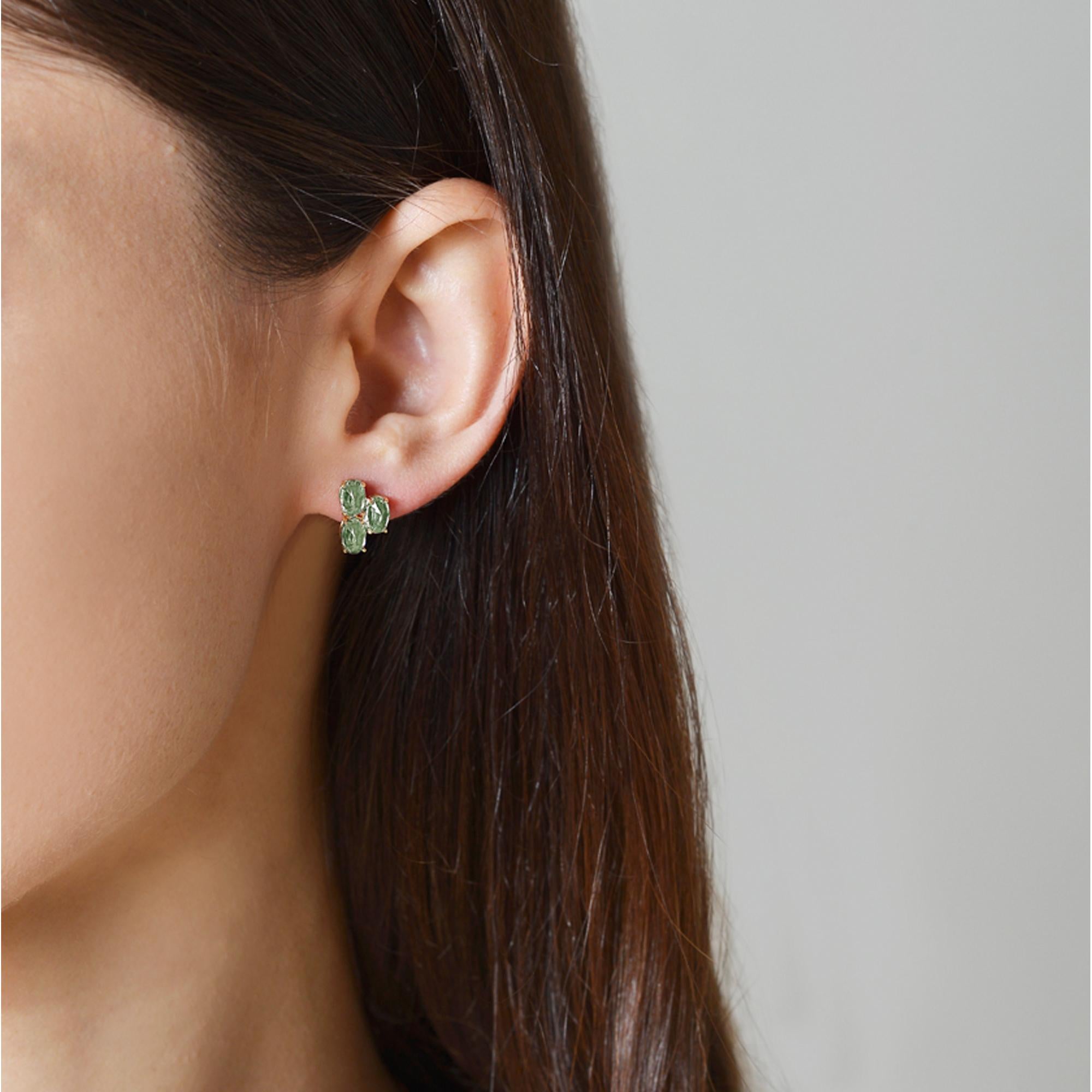 Contemporary Paolo Costagli 18 Karat Yellow Gold Green Sapphire Ombré Stud Earring Set For Sale