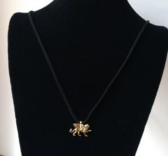 18 Karat Yellow Gold Winged Lion Griffin Pendant Necklace 1 inch wide