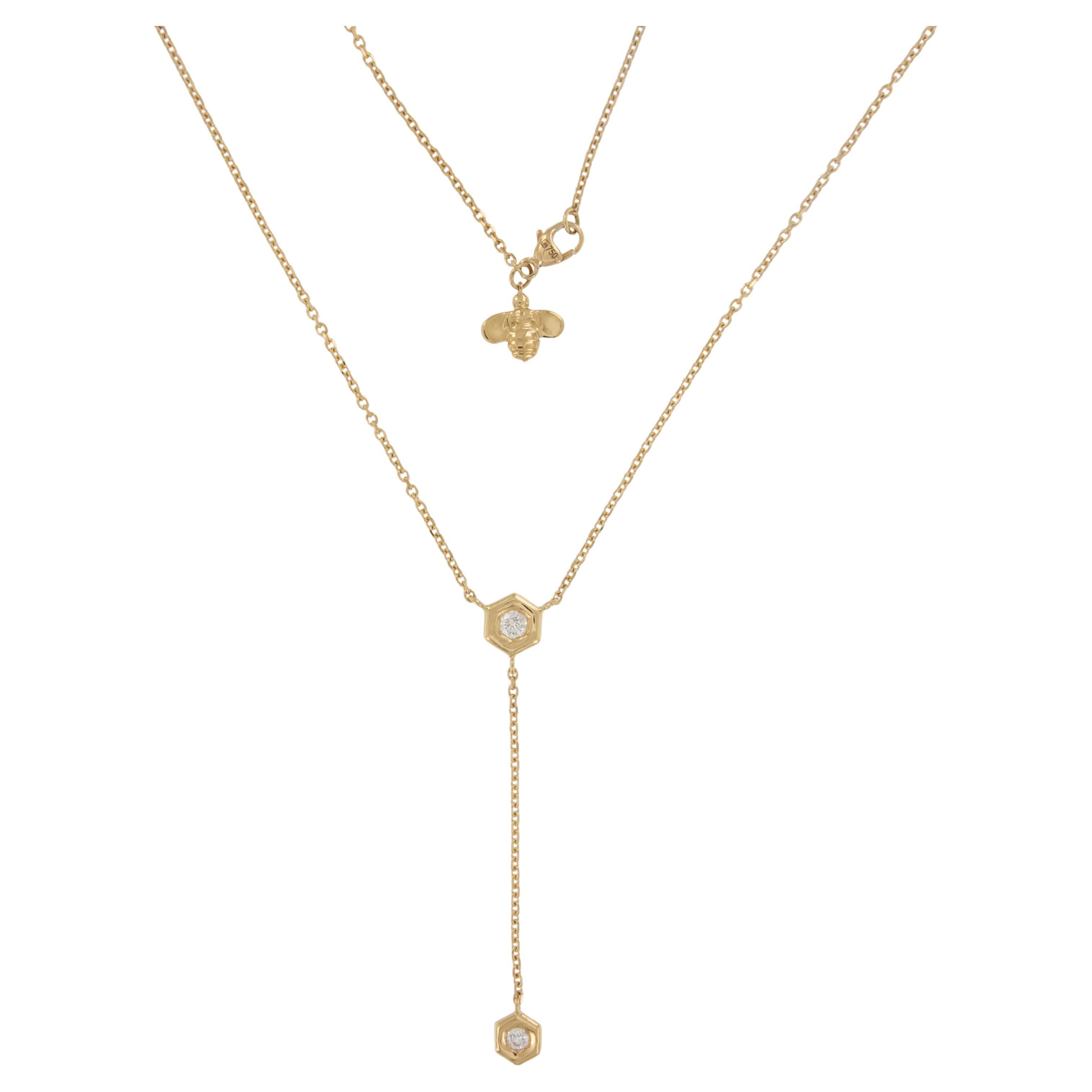 Collier en or jaune 18 carats Gumuchian Mini "B" Bee Y 0.25 Cttw Diamond Drop Necklace en vente