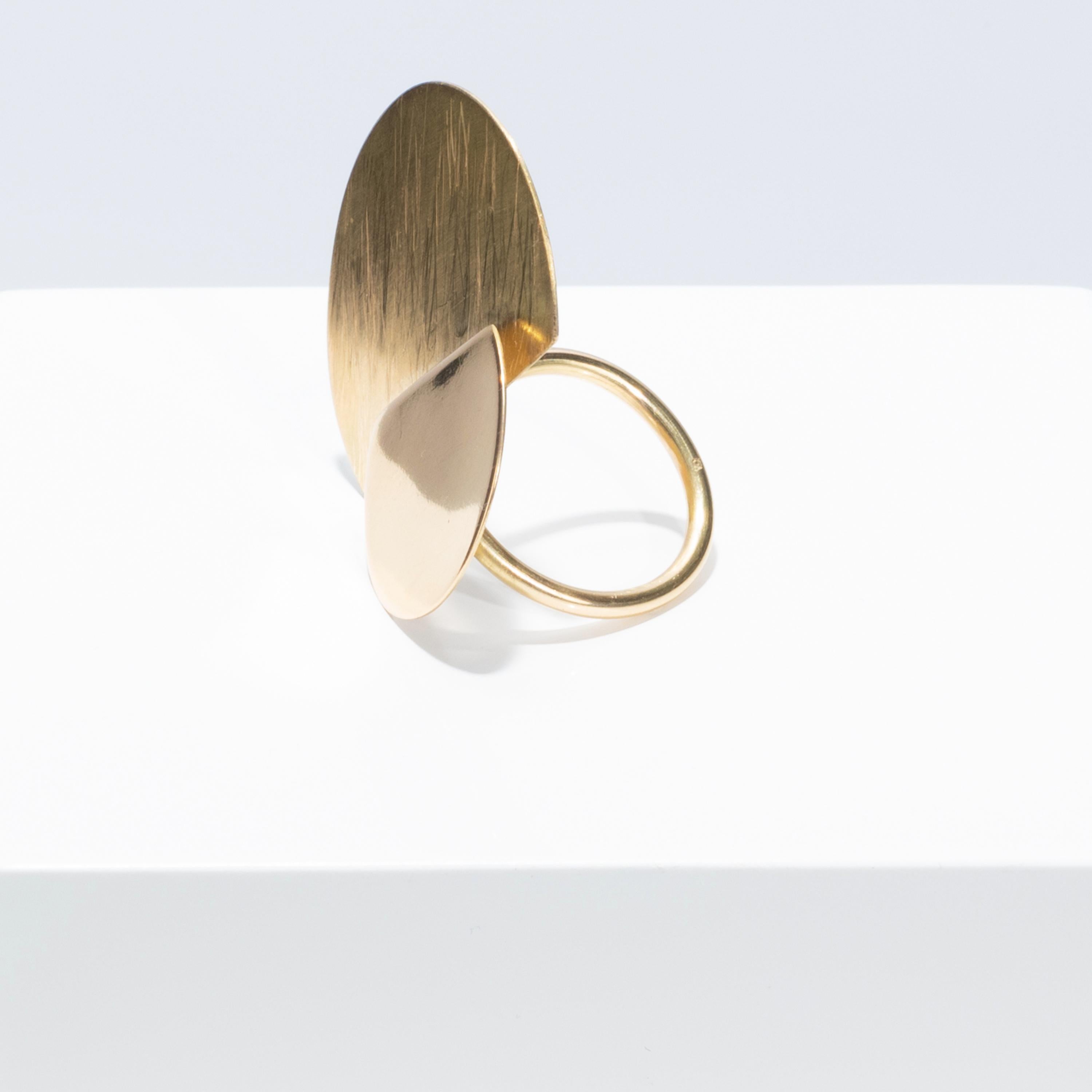 Catherine Le Gal’s One-of-a-kind Artisan 18 Karat Yellow Gold Half Moon Ring In New Condition For Sale In London, GB