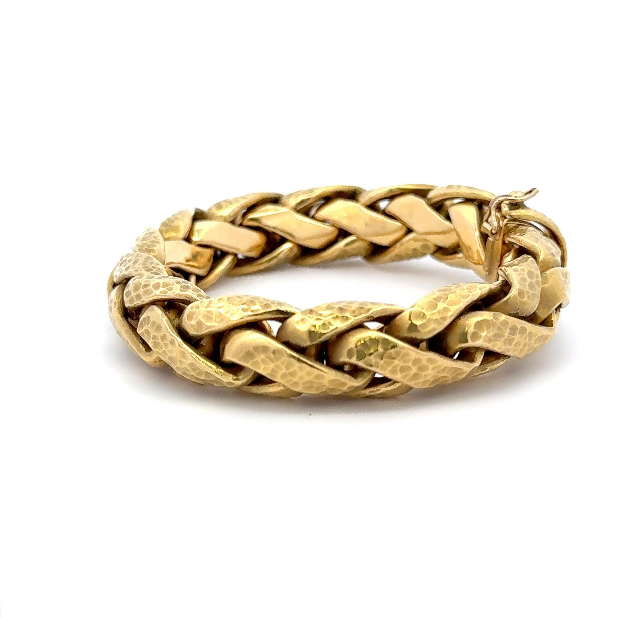 Bracciale a maglie intrecciate in oro giallo 18 carati 54,5 grammi in vendita 1