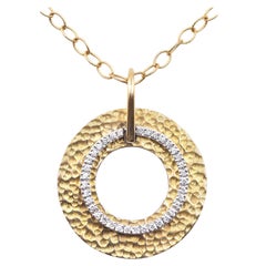 Runde Halskette aus 18 Karat Gelbgold mit gehämmerten Diamanten