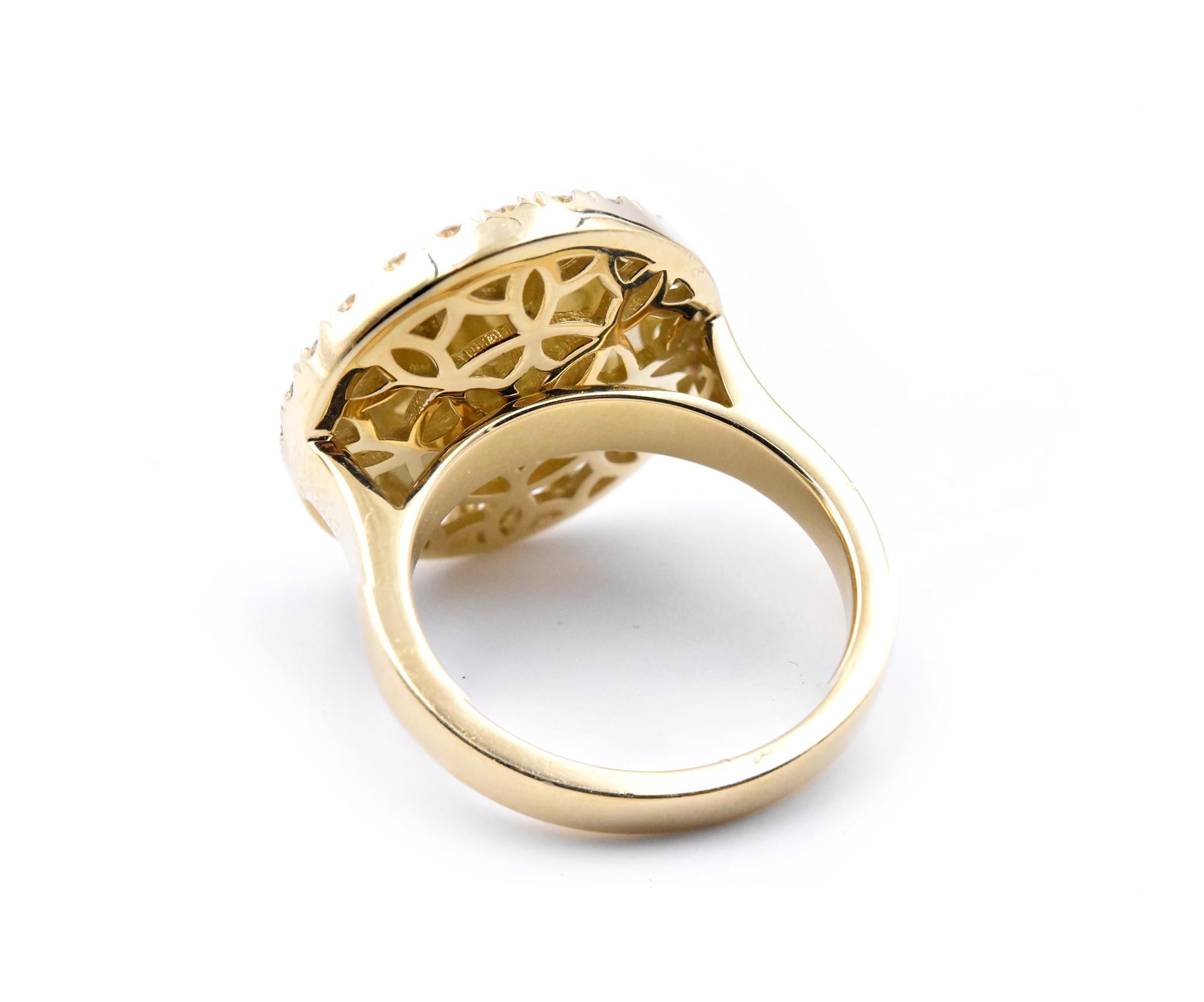 18 Karat Yellow Gold Hammered Round Shaped Diamond Ring In Excellent Condition In Scottsdale, AZ