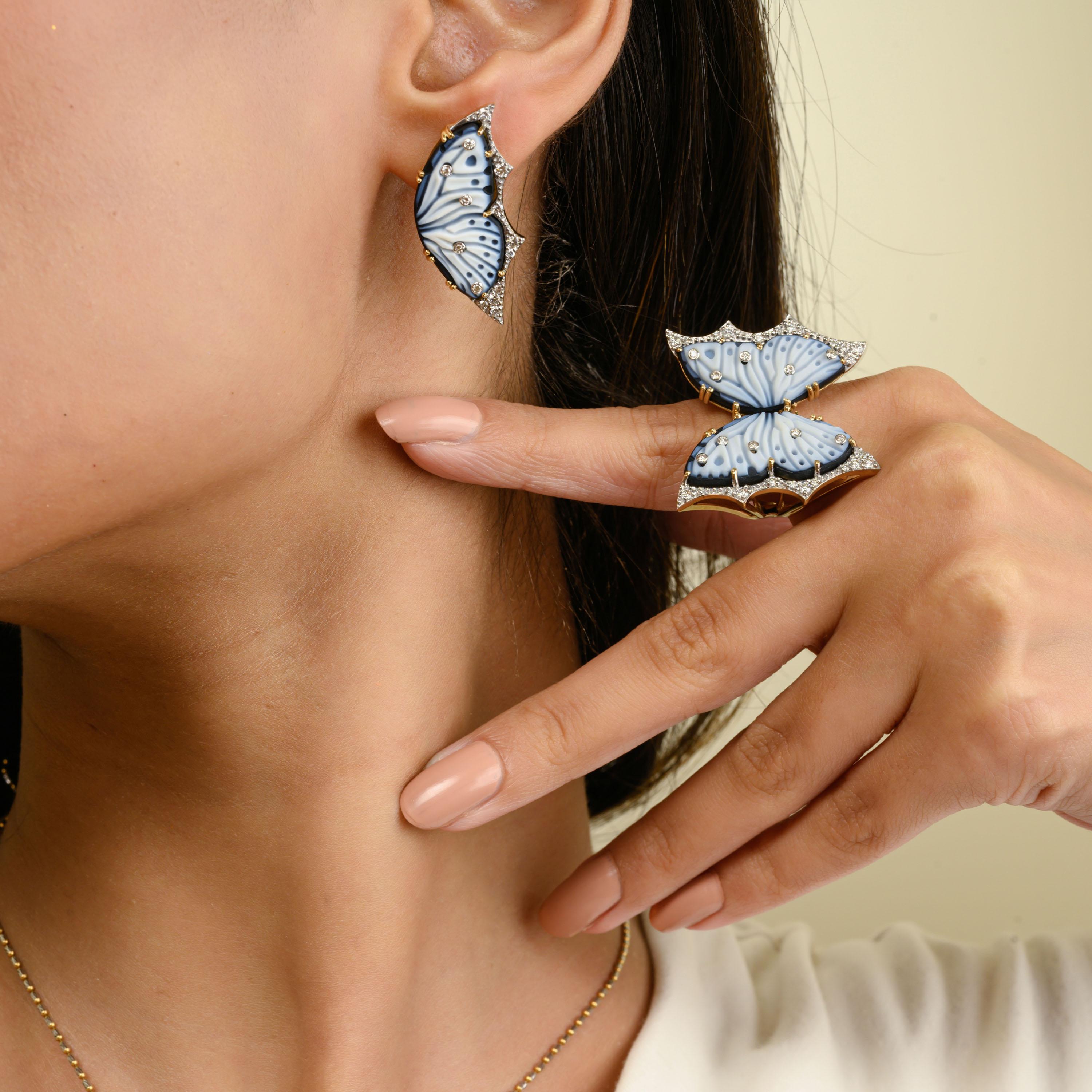 For Sale:  18 Karat Yellow Gold Hand-Carved Agate Butterfly Diamond Ring 5