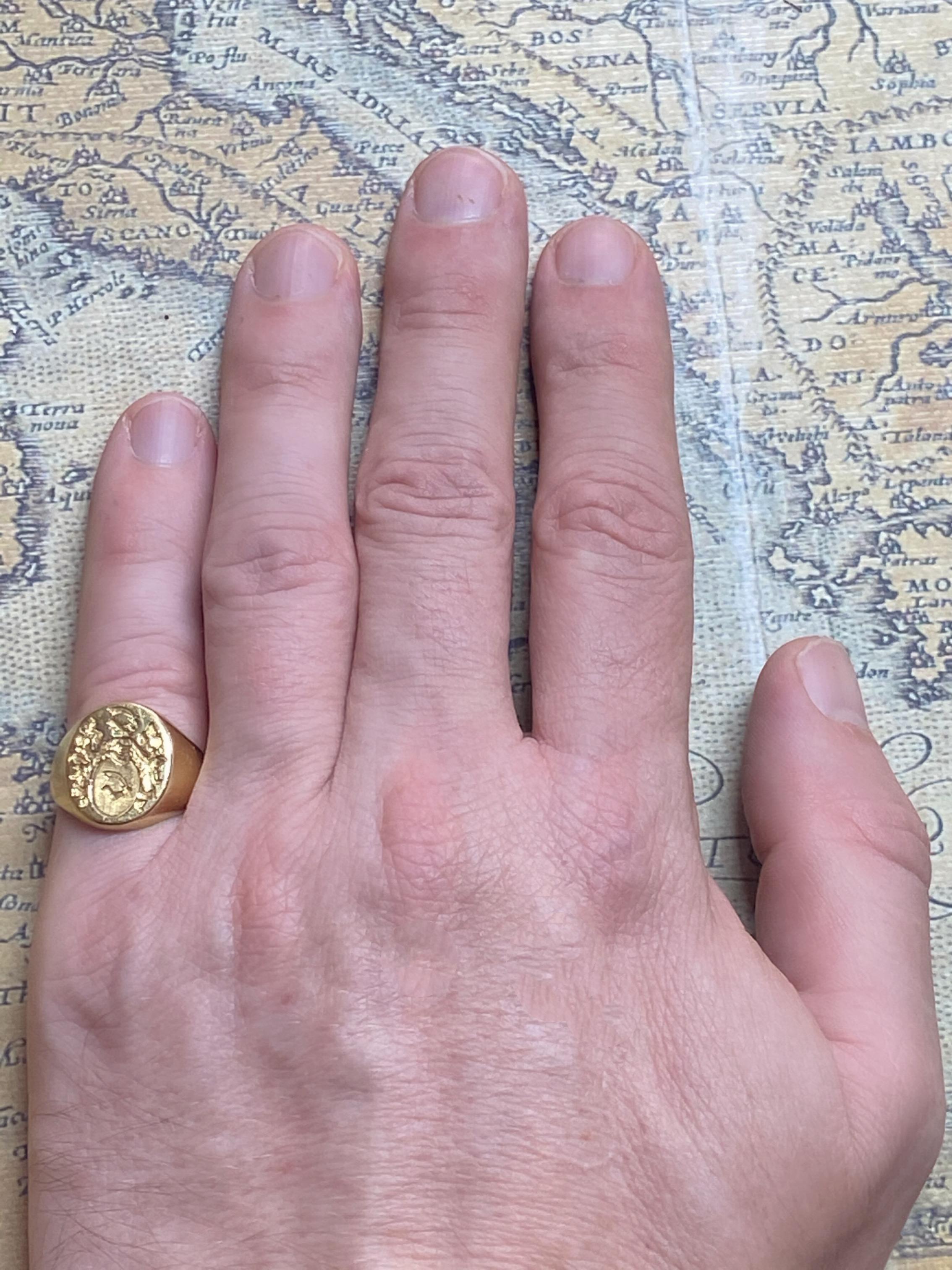 Contemporary 18 Karat Yellow Gold Hand Engraved Crest Unisex Signet Ring