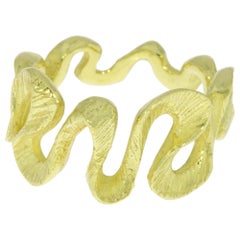 18 Karat Yellow Gold Handcraft Ring Dance Ribbon by Niquesa