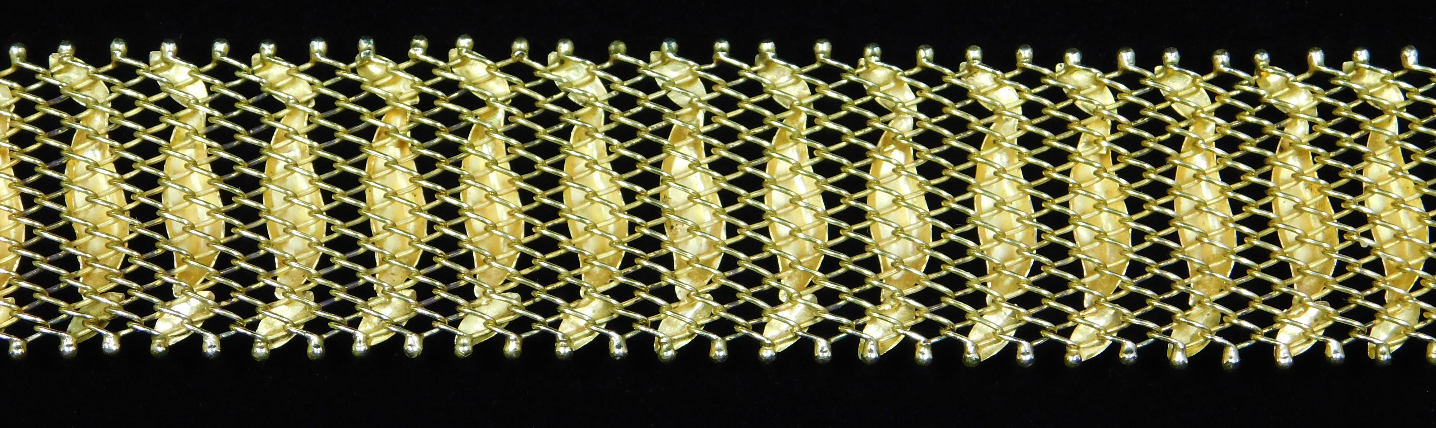 18-Karat Yellow Gold Handmade Bracelet For Sale 14