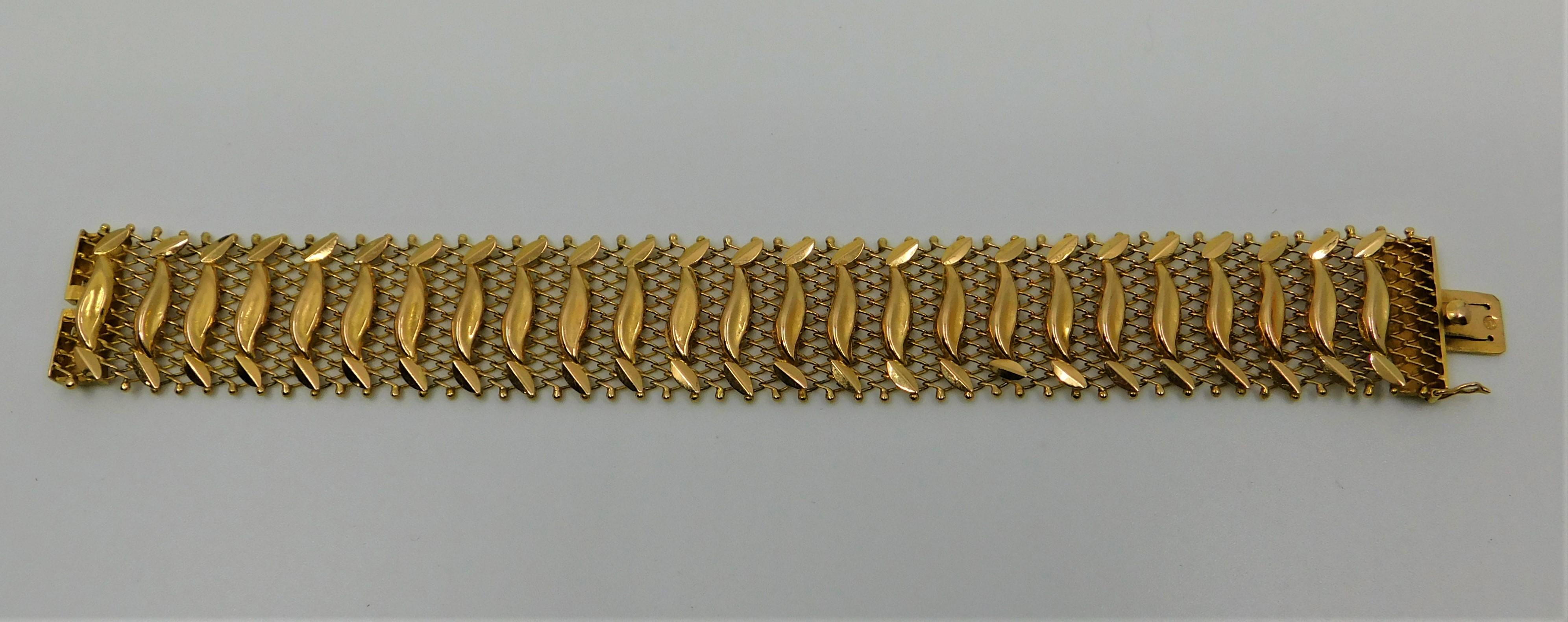 20th Century 18-Karat Yellow Gold Handmade Bracelet For Sale