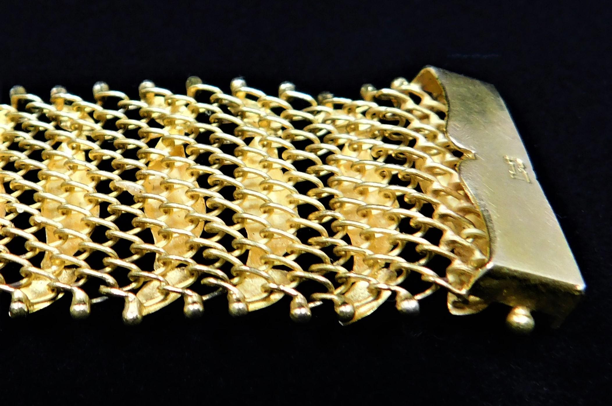 18-Karat Yellow Gold Handmade Bracelet For Sale 3