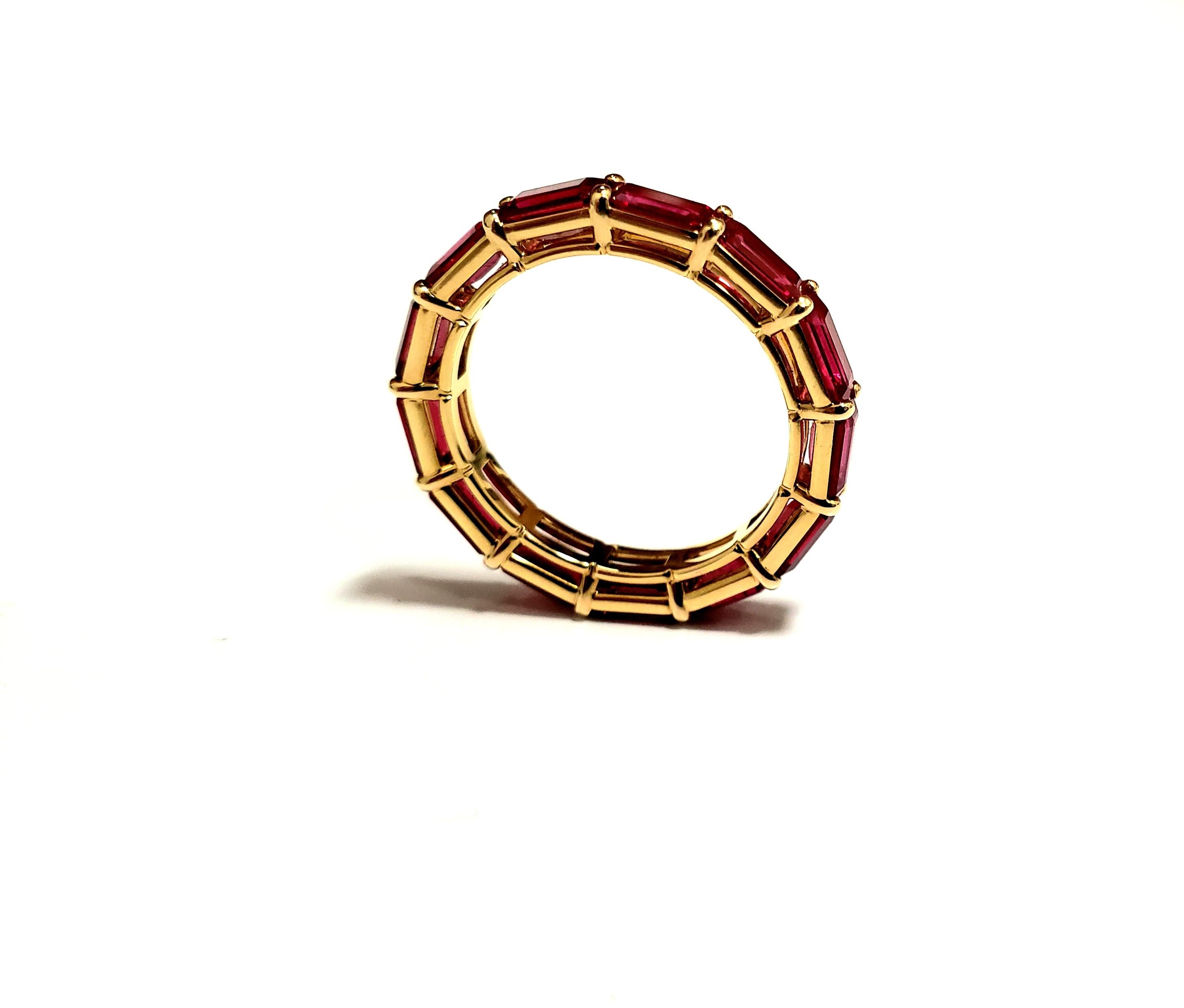 18 Karat Yellow Gold Handmade Burmese Ruby Band Ring Set East-West 4.55 Carat For Sale 2