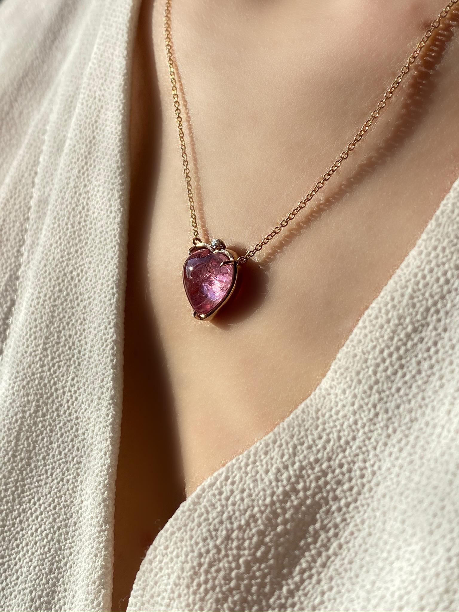 18 Karat Yellow Gold Heart Cut Pink Tourmaline White Diamond Pendant Necklace For Sale 3