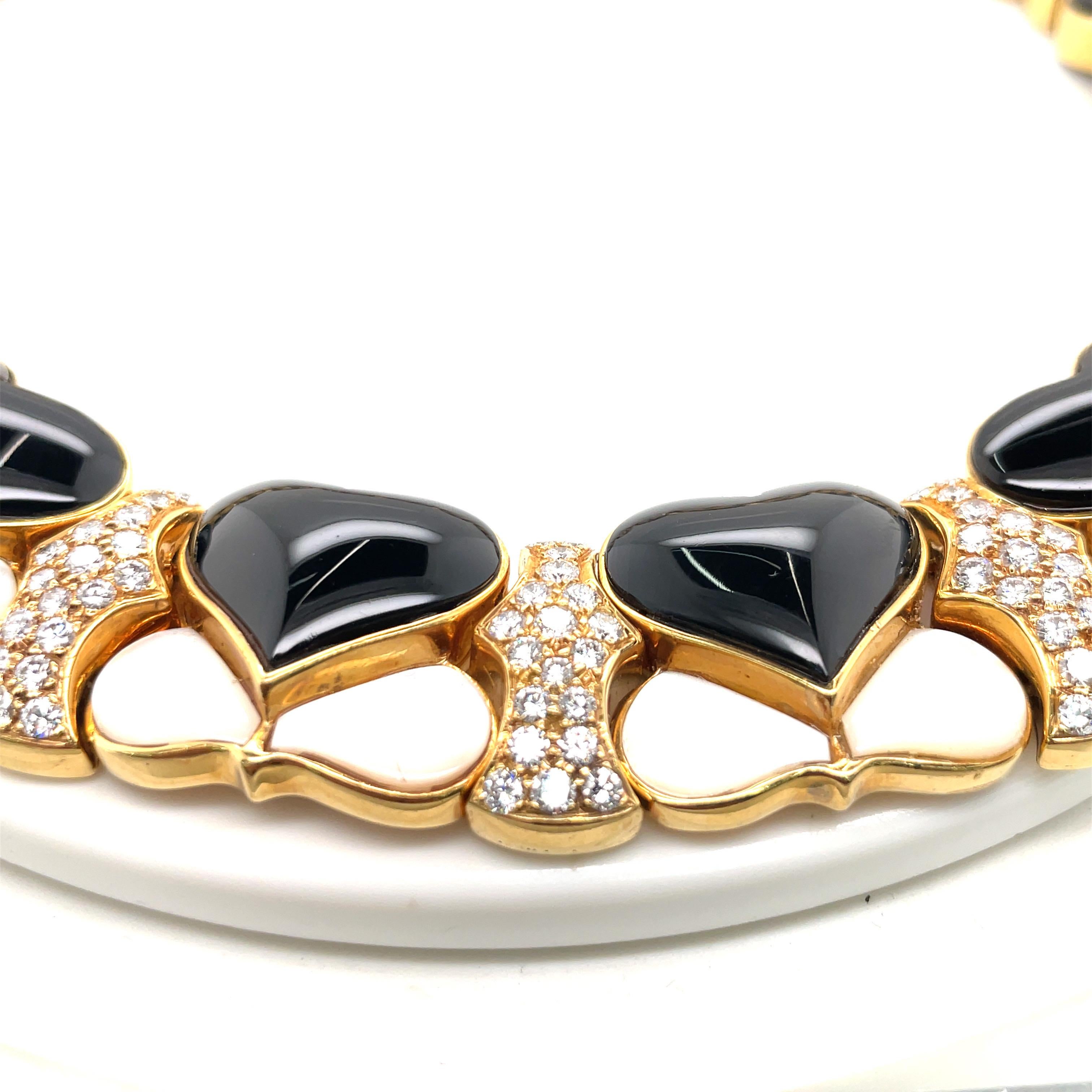 18 Karat Yellow Gold Heart Onyx Moonstone Diamond Collar Necklace 6 Carats  For Sale 4