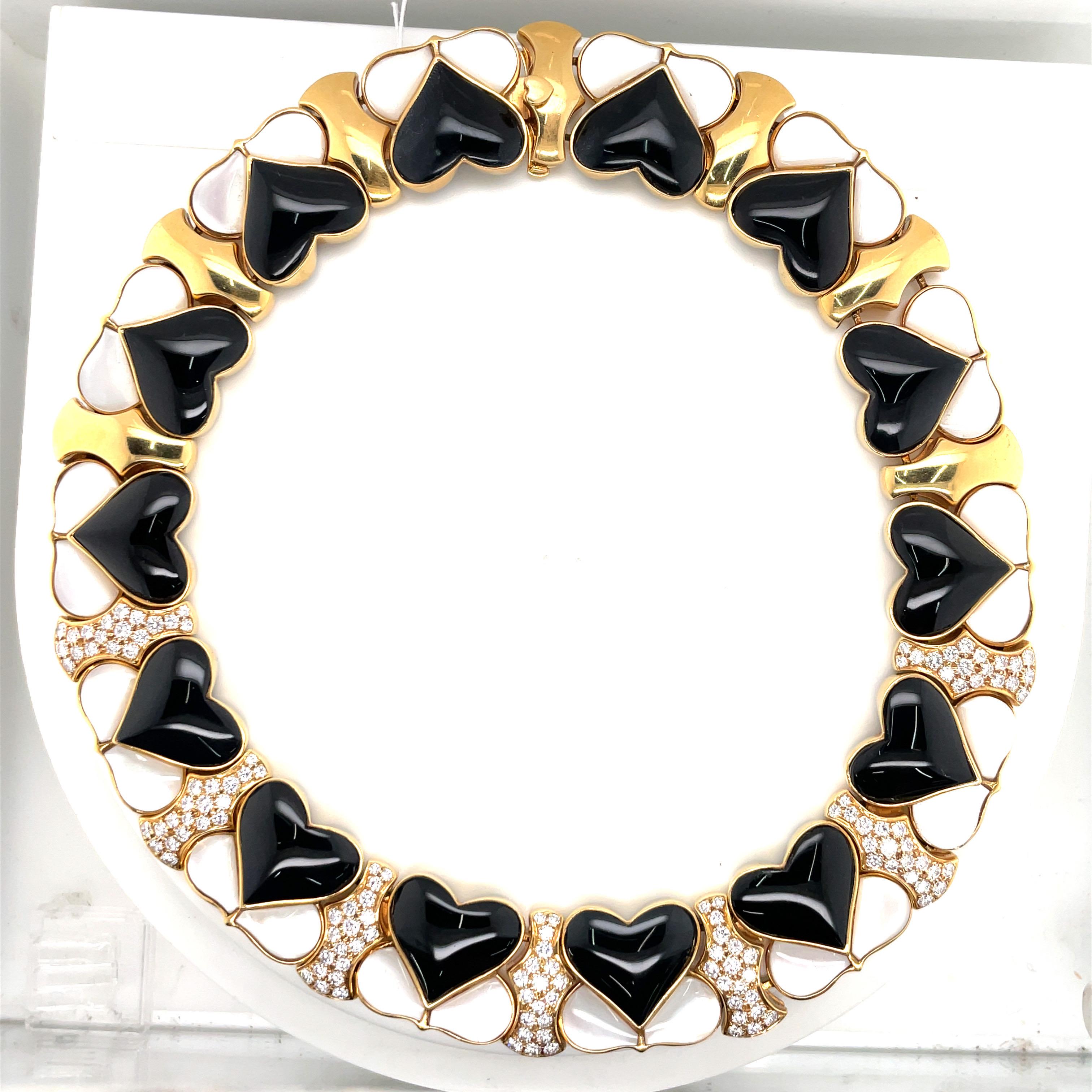 18 Karat Yellow Gold Heart Onyx Moonstone Diamond Collar Necklace 6 Carats  In Excellent Condition For Sale In New York, NY
