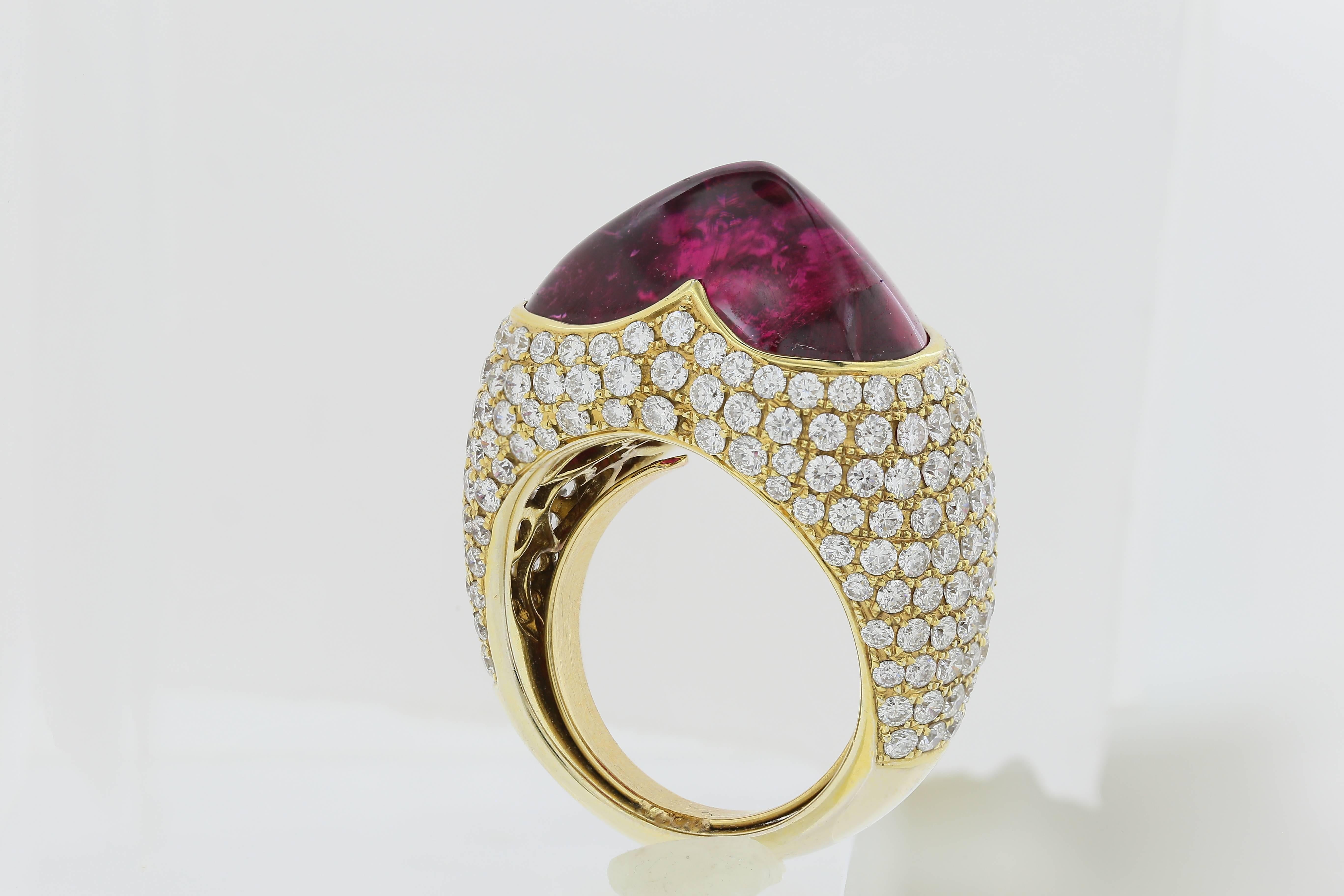 Women's 18 Karat Yellow Gold Heart Shaped Sugarloaf Tourmaline and Diamond Ring For Sale
