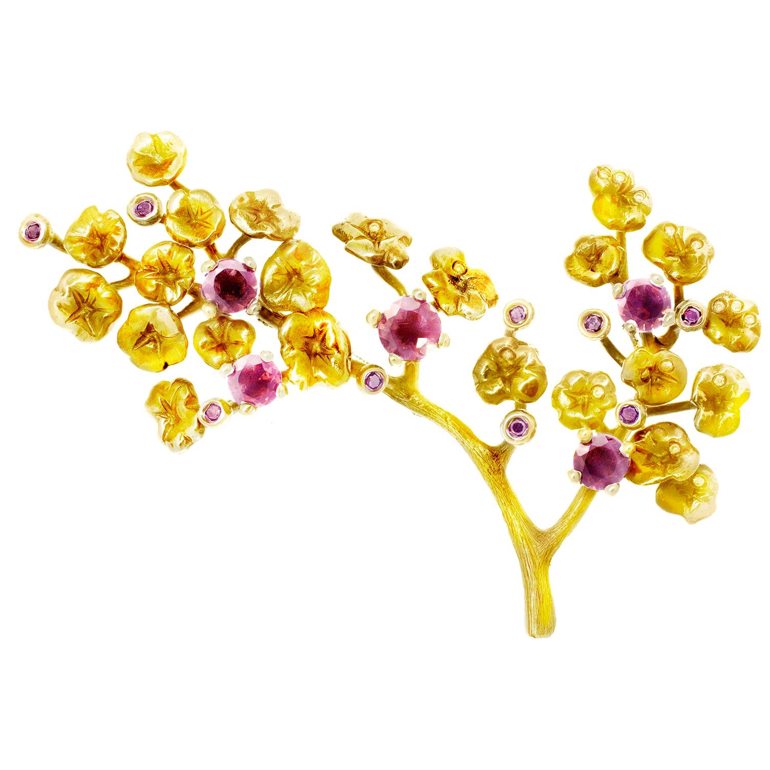Heliotrope-Brosche aus achtzehn Karat Gelbgold mit rosa Spinellen und Diamanten im Angebot