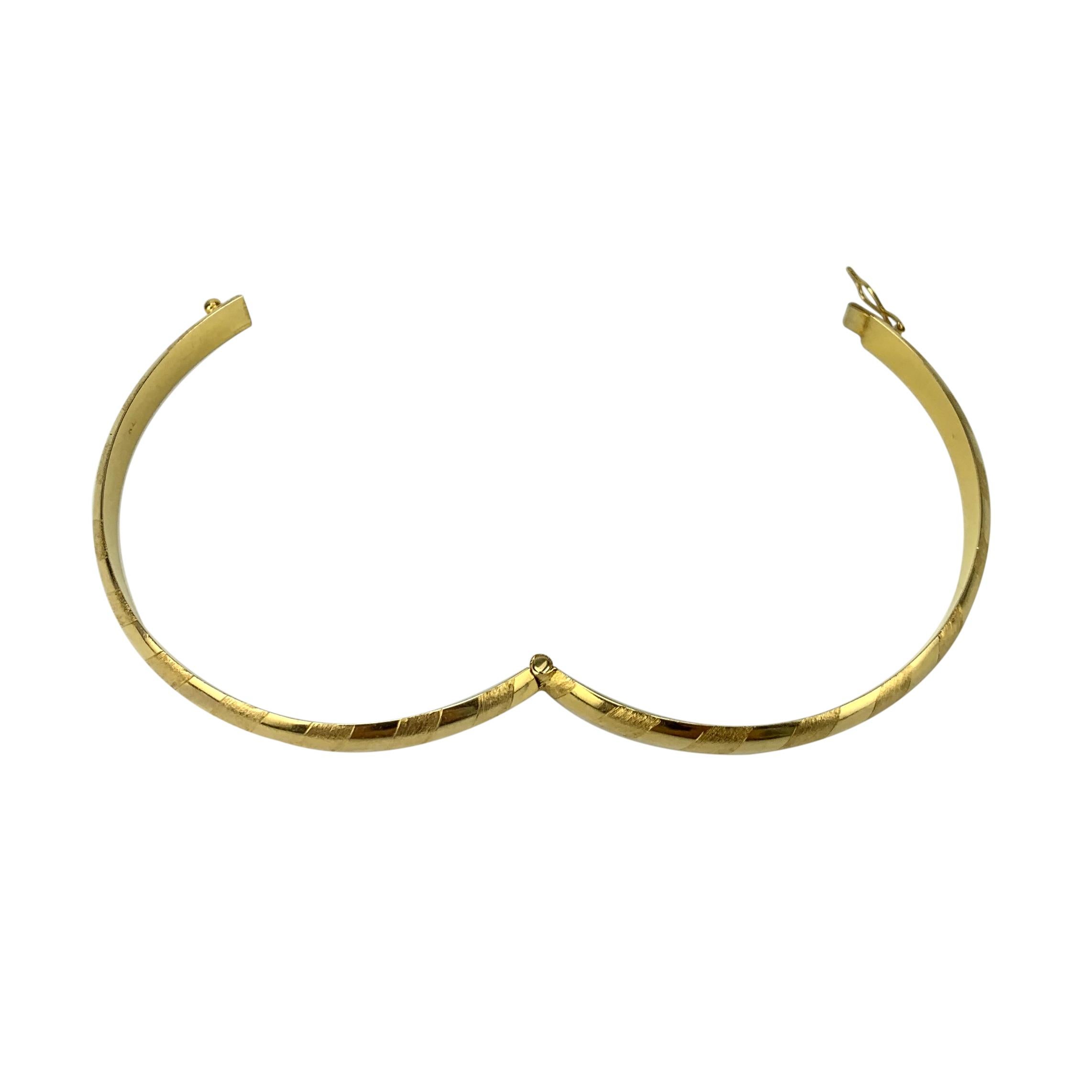 Women's or Men's 18 Karat Yellow Gold Hinged Striped Bangle Bracelet