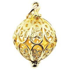 Vintage 18 Karat Yellow Gold Holiday Ornament Charm