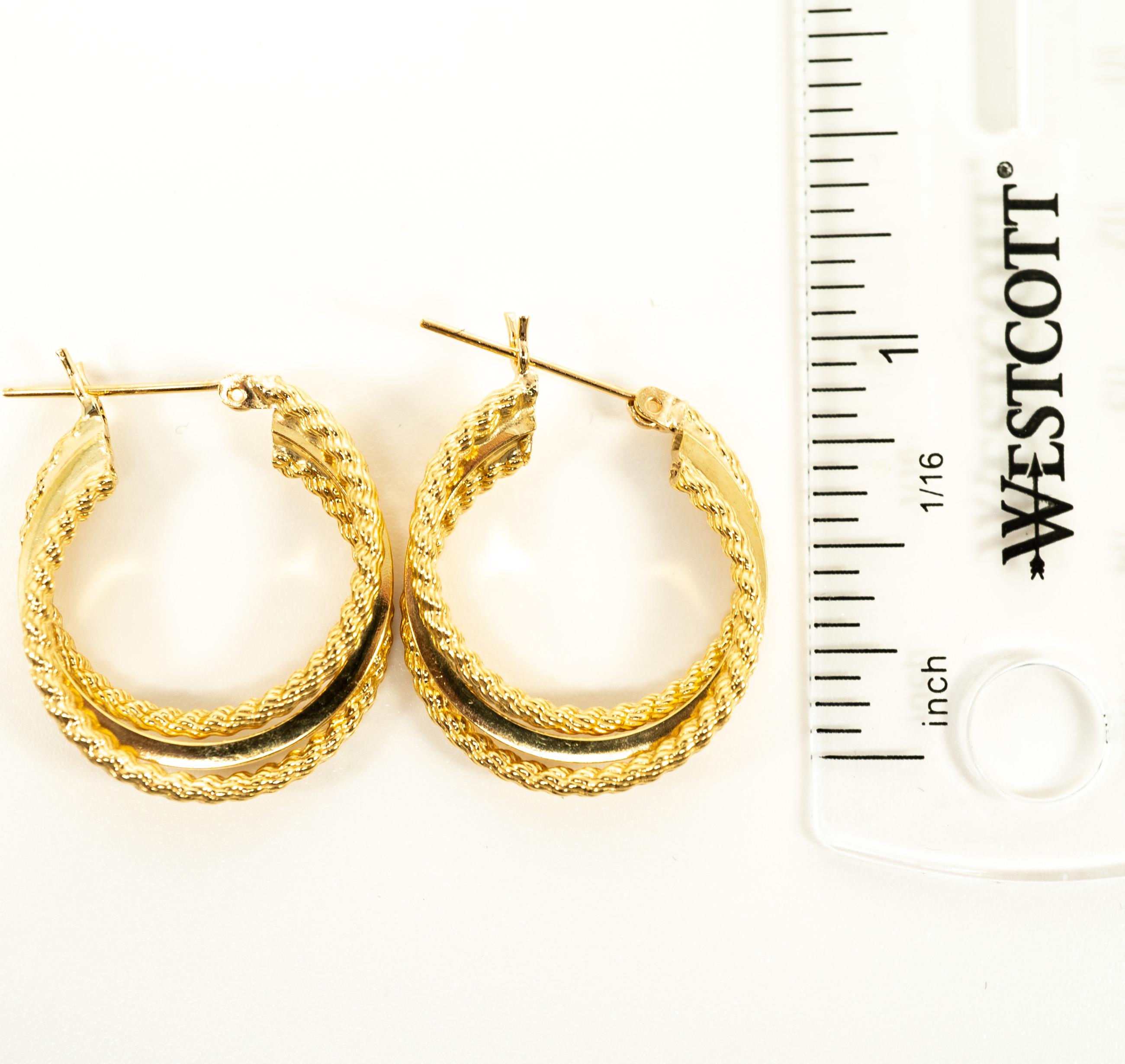 18 Karat Yellow Gold Hoop Earrings In Good Condition In Dallas, TX