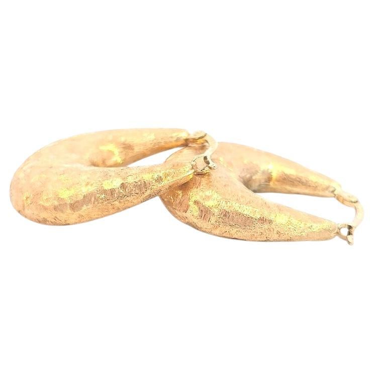 Orecchini a cerchio in oro giallo 18 carati in vendita
