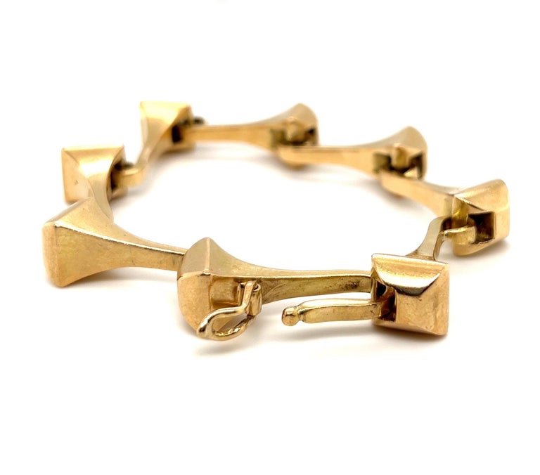 18 Karat Yellow Gold Horseshoe Nail Bracelet by Gucci, 1970s For Sale