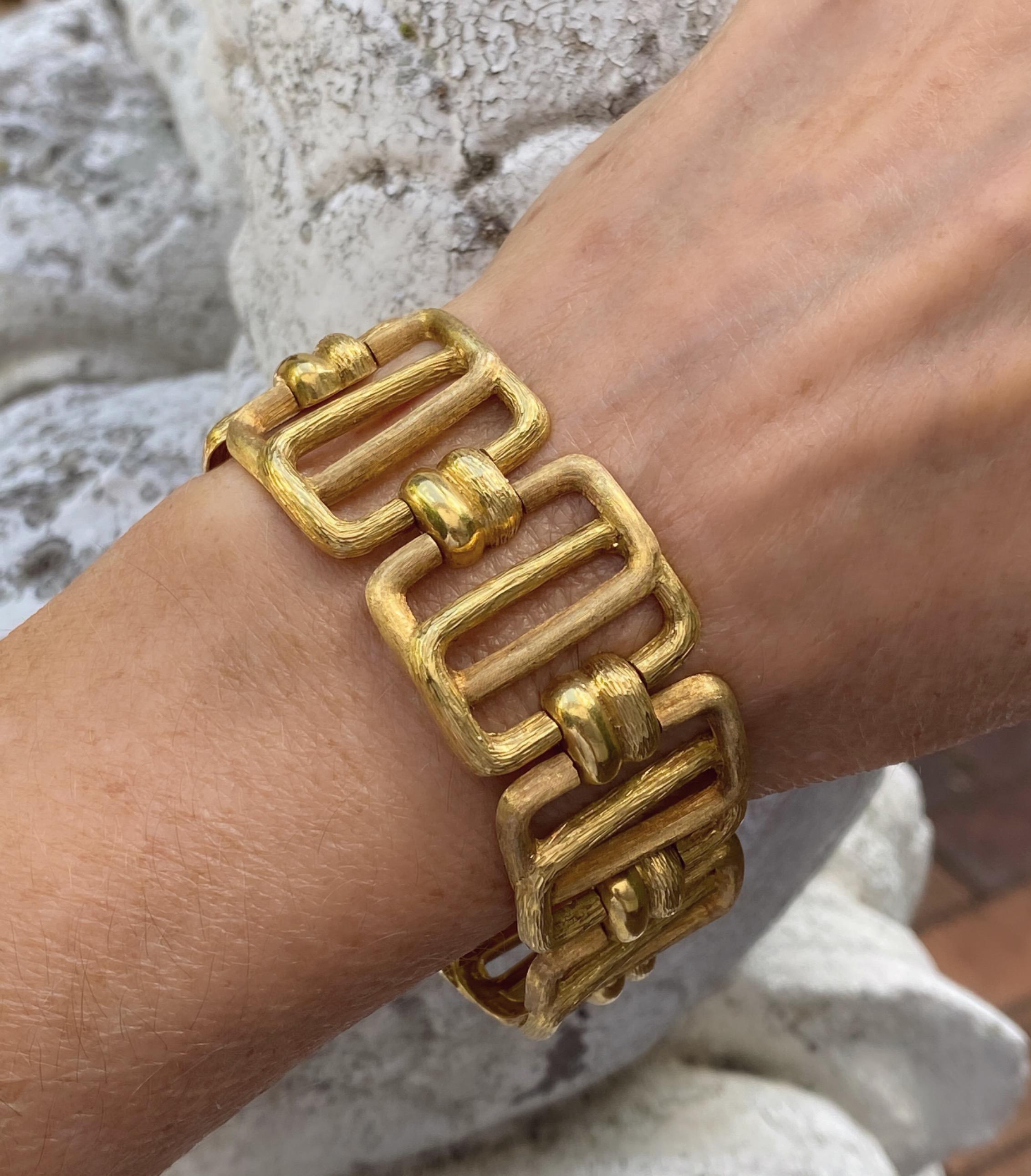18 Karat Yellow Gold Hungarian Textured Link Bracelet For Sale 1
