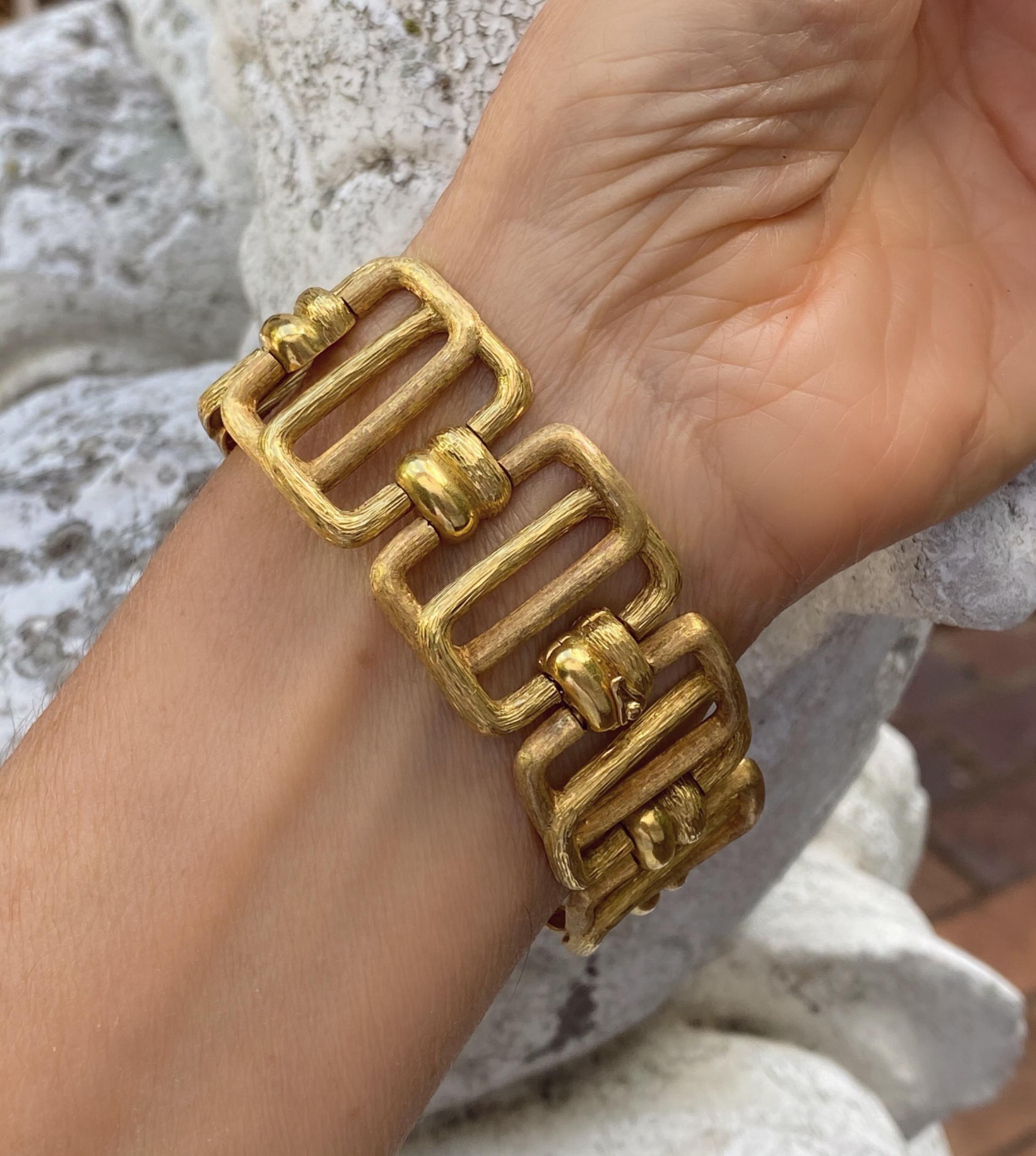 18 Karat Yellow Gold Hungarian Textured Link Bracelet For Sale 2