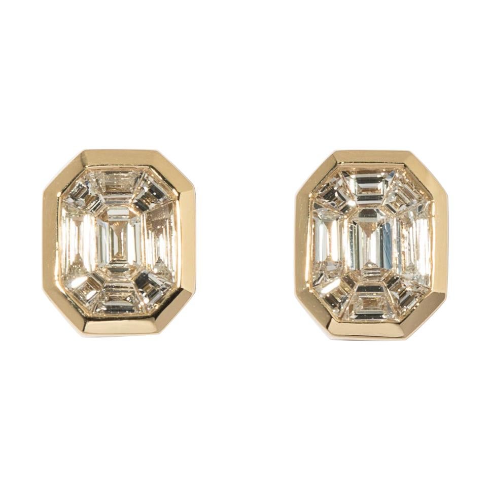 18 Karat Yellow Gold Illusion Diamond Stud Earrings