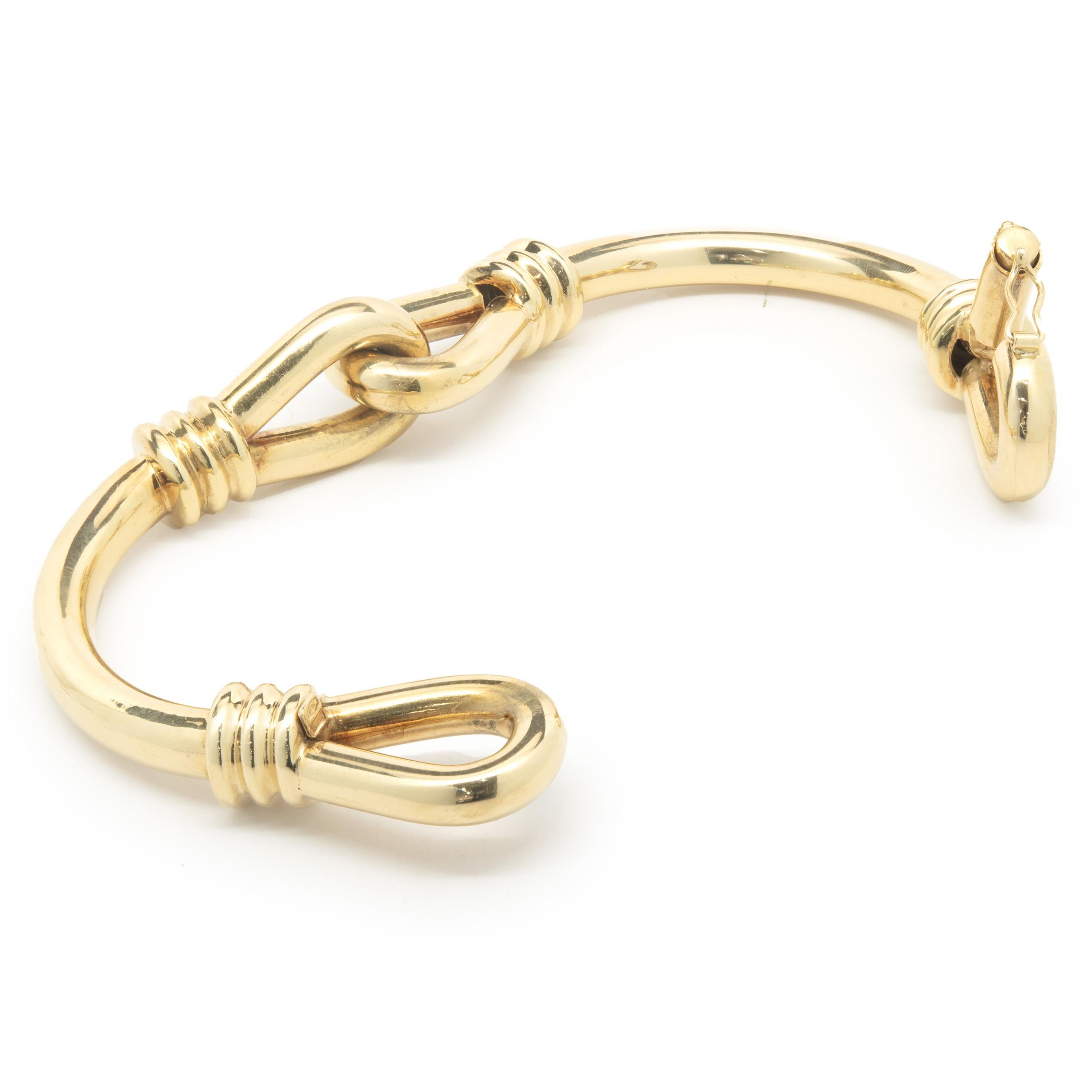 18 Karat Yellow Gold Integrated Loop Bangle Bracelet In Excellent Condition In Scottsdale, AZ
