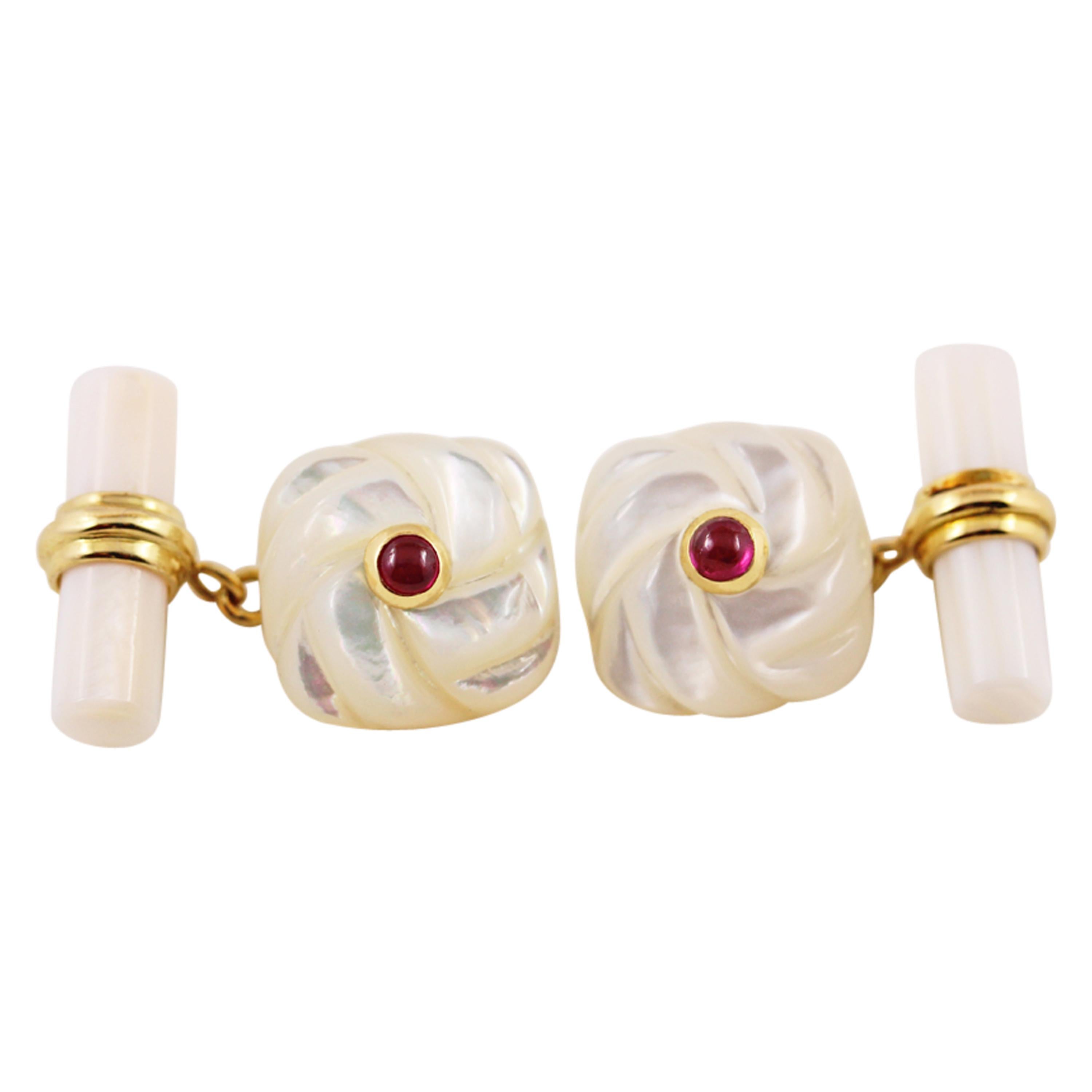 18 Karat Yellow Gold Interwoven Square Mother of Pearl Agate Rubies Cufflinks For Sale