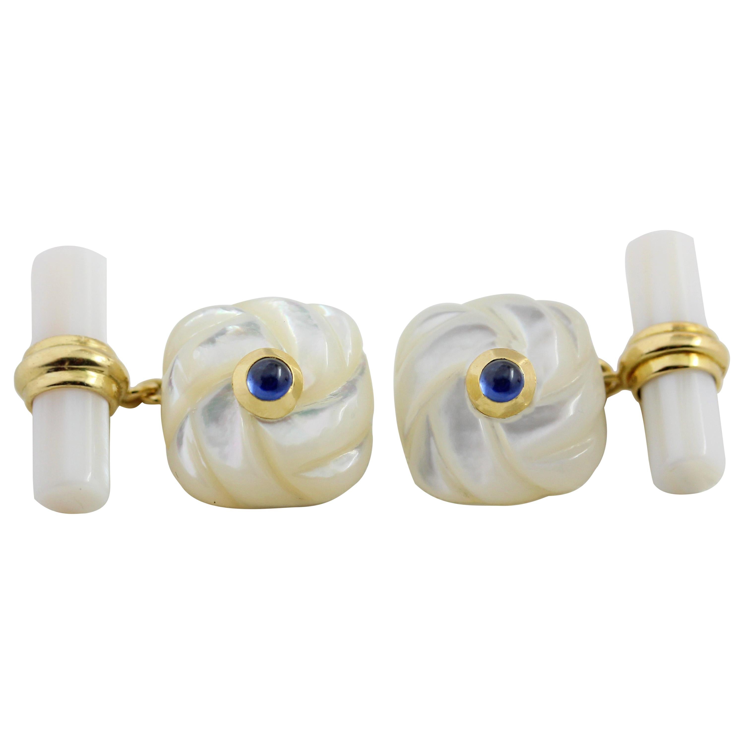 18 Karat Yellow Gold Interwoven Square Mother of Pearl Agate Sapphires Cufflinks For Sale