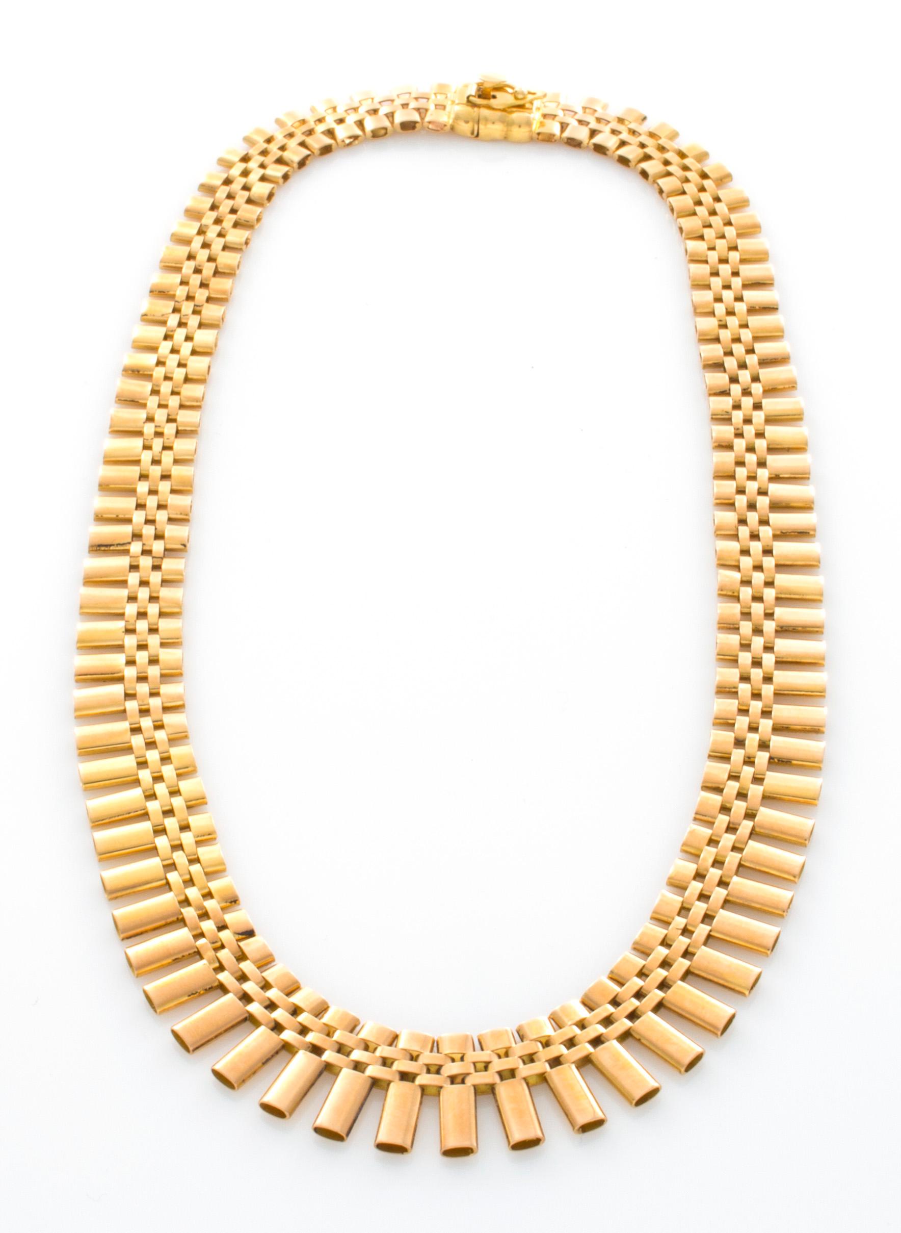 Modern 18 Karat Yellow Gold Italian Cleopatra Style Link Necklace For Sale