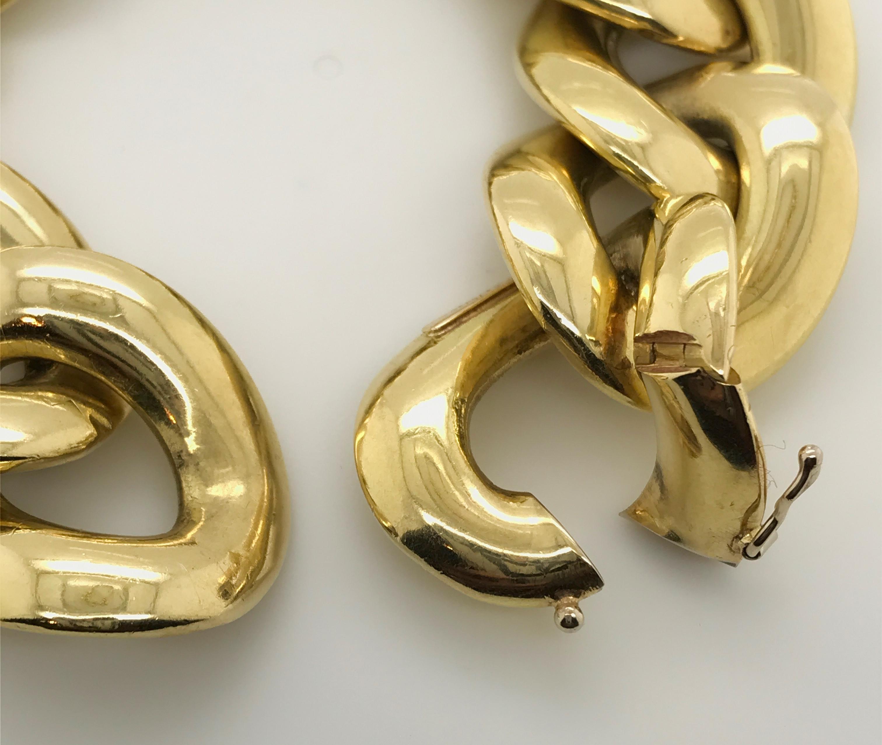 Women's 18 Karat Yellow Gold Italian Flat Curb Link Bracelet For Sale