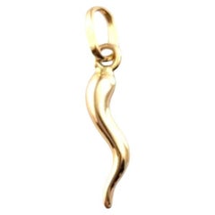 18 Karat Yellow Gold Italian Horn Pendant #21502