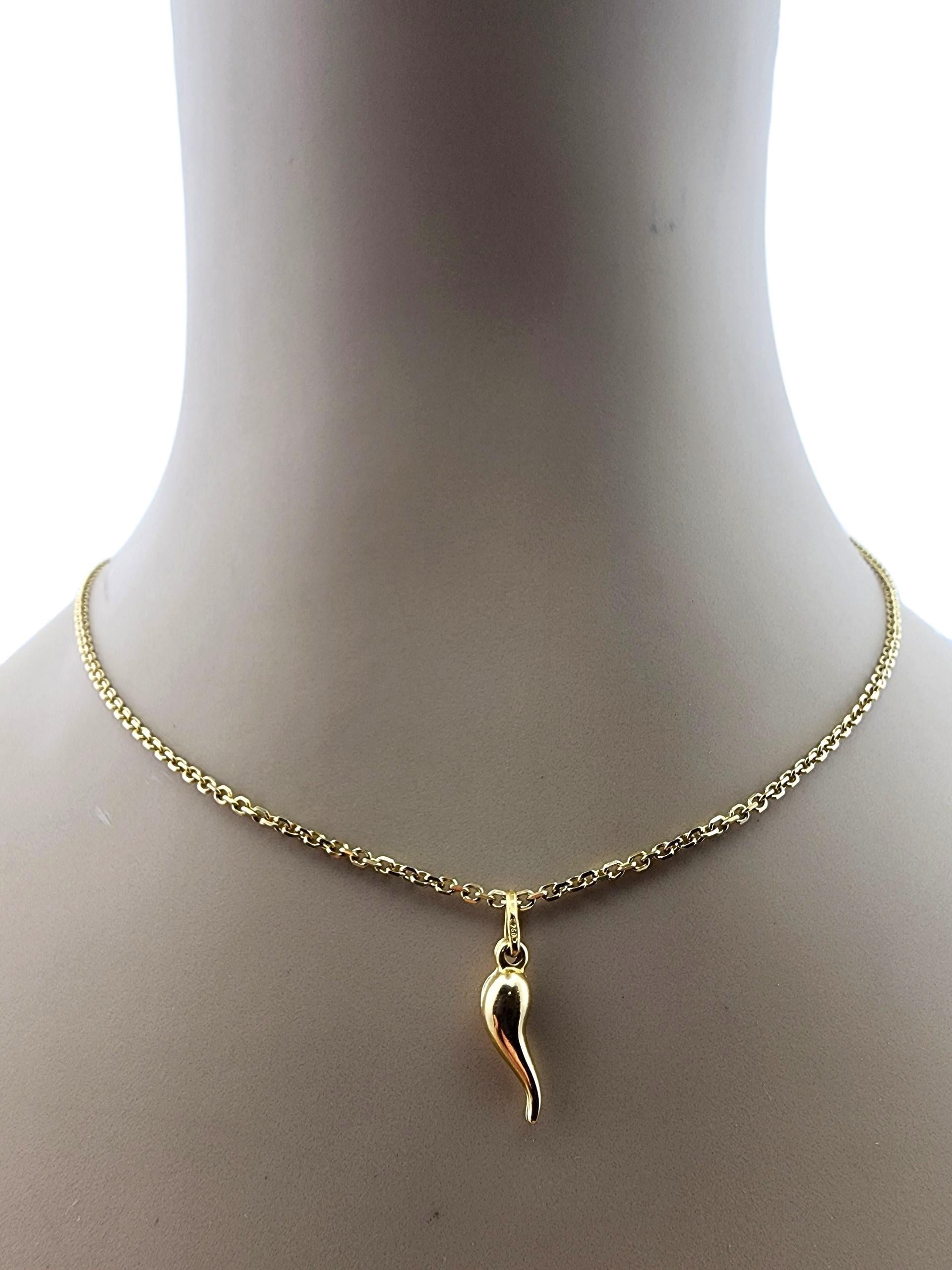Pendentif en or jaune 18 carats en corne italienne #23183 en vente 6
