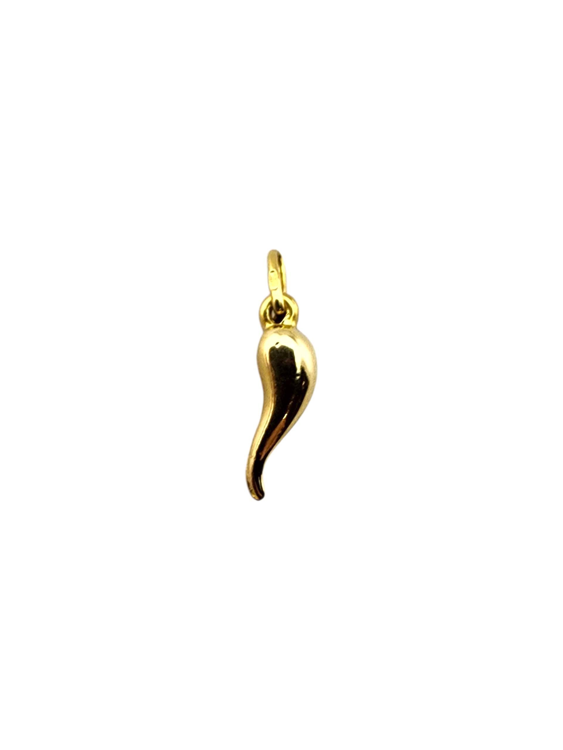 Contemporain Pendentif en or jaune 18 carats en corne italienne #23183 en vente