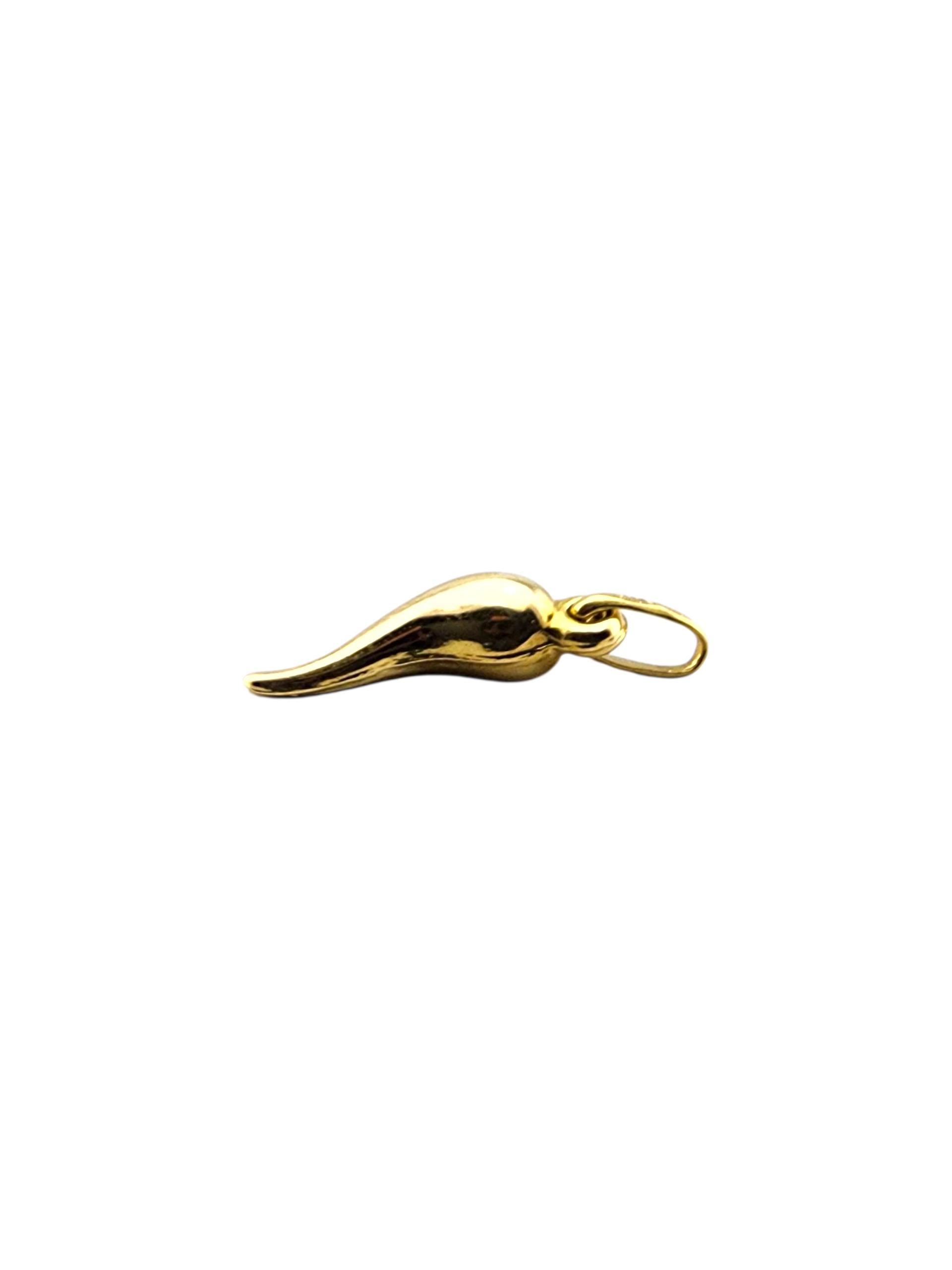 Pendentif en or jaune 18 carats en corne italienne #23183 Bon état - En vente à Washington Depot, CT