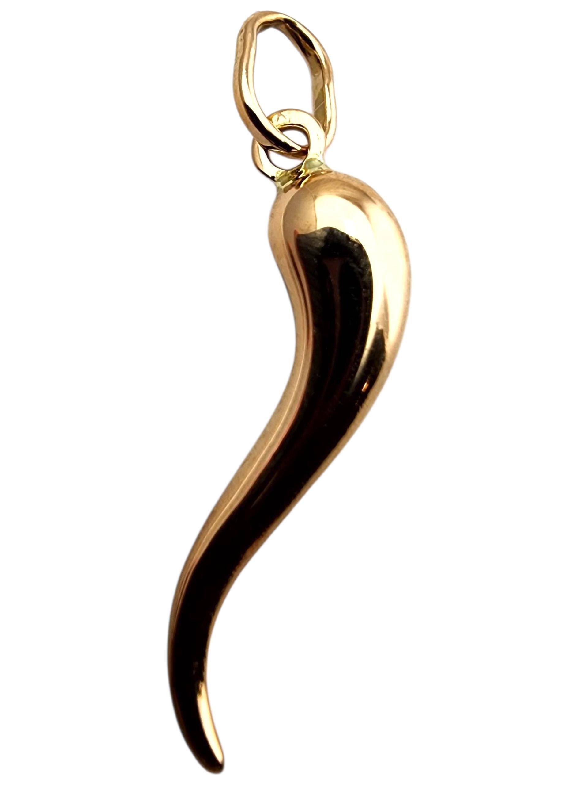Contemporaneo Ciondolo in oro giallo 18 carati Italian Horn #23930 in vendita