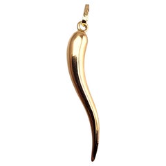 18 Karat Yellow Gold Italian Horn Pendant #24058