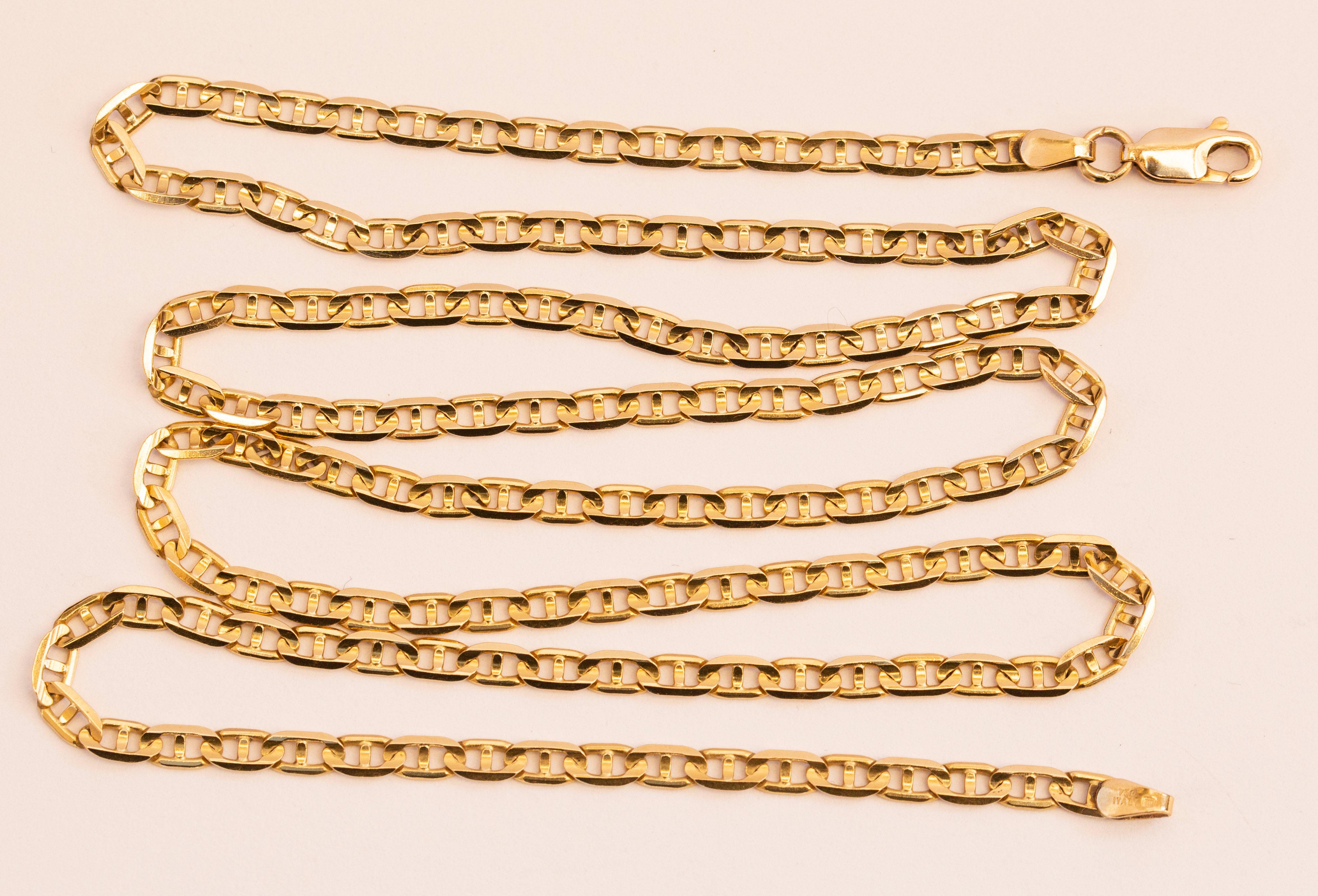 Collier italien vintage en chaîne à maillons en or jaune 18 carats (type marin plat/ancre). Le collier est magnifiquement réalisé et il complétera à merveille une tenue classique ou moderne. Le collier est estampillé 750 Italy, ce qui signifie