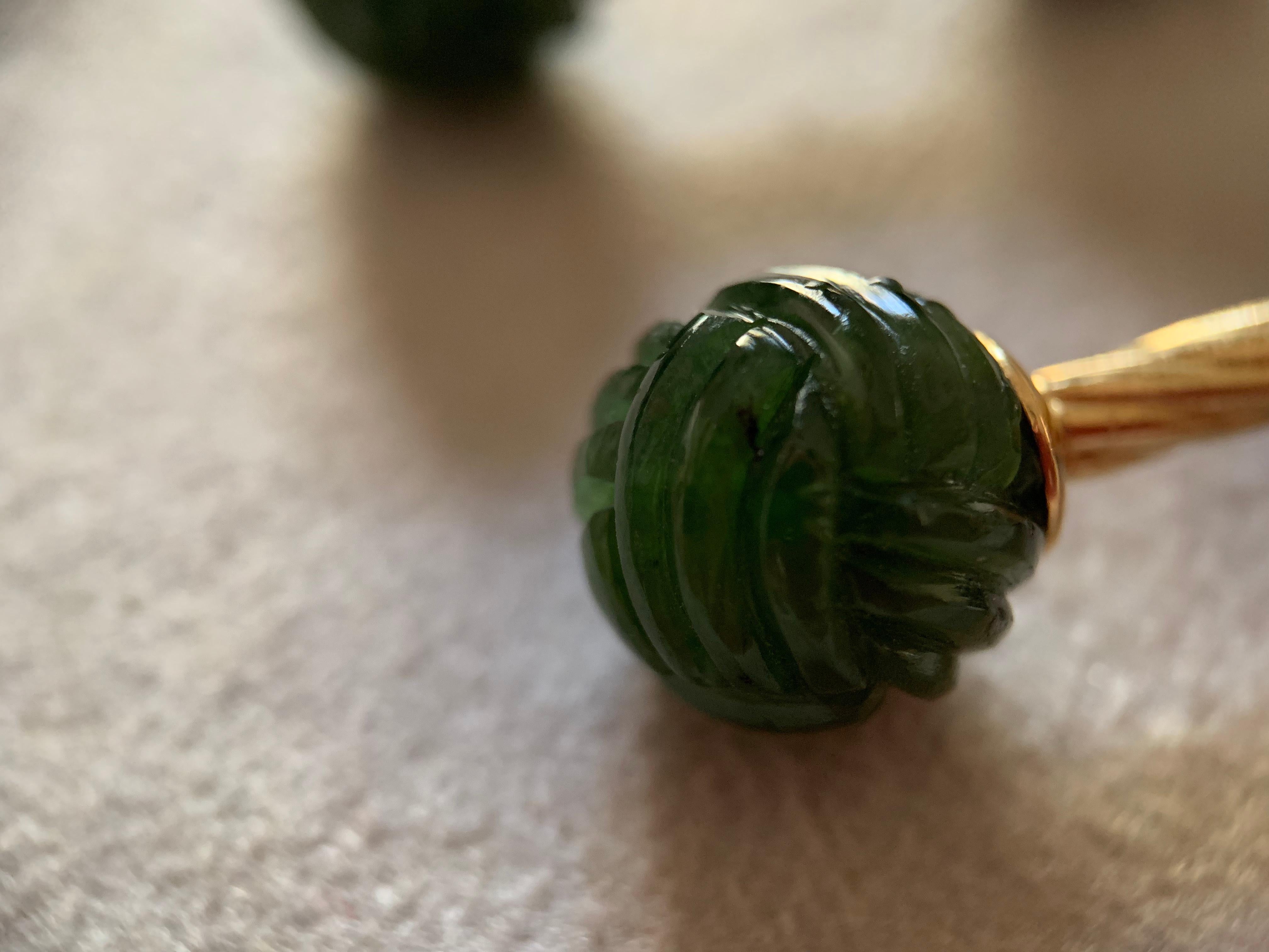 18 Karat Yellow Gold Jade and Lapislazuli Interwoven Sphere Cufflinks 4