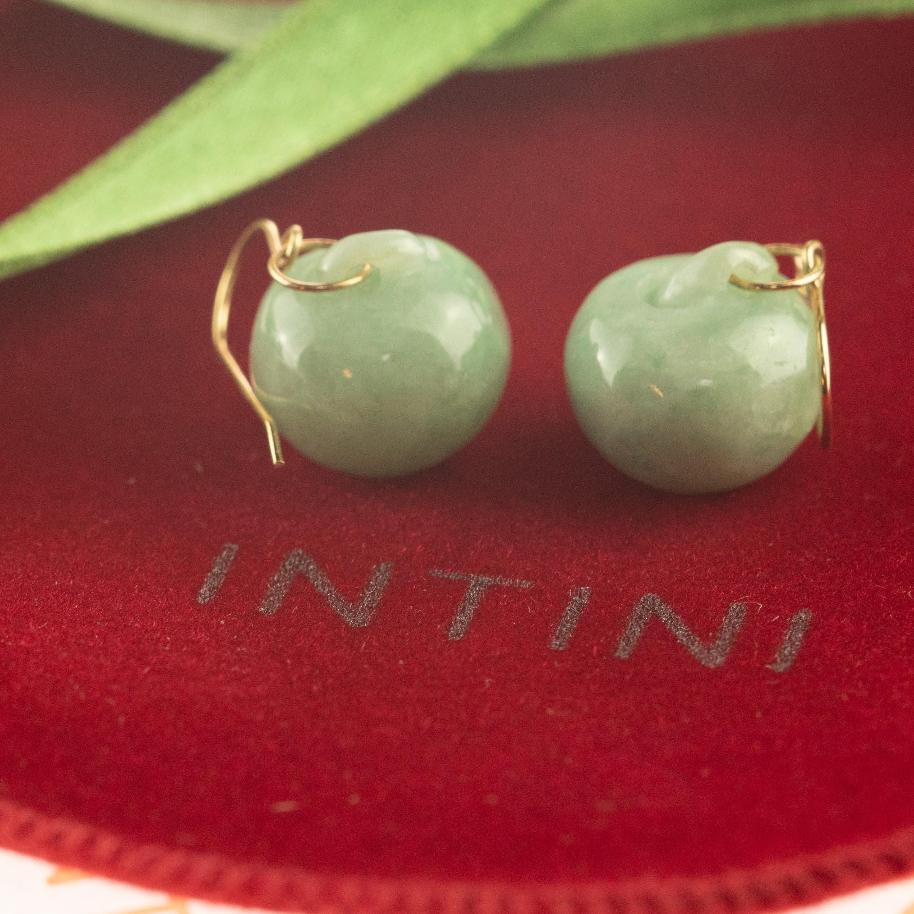 Light weighted handmade green Natural jade balls or fruits earrings born in the Intini Jewels workshop. Our designers add all the Italian modern style and glamour in one exquisite piece. Stunning crafted jade gems, hanging from 18 karat yellow gold