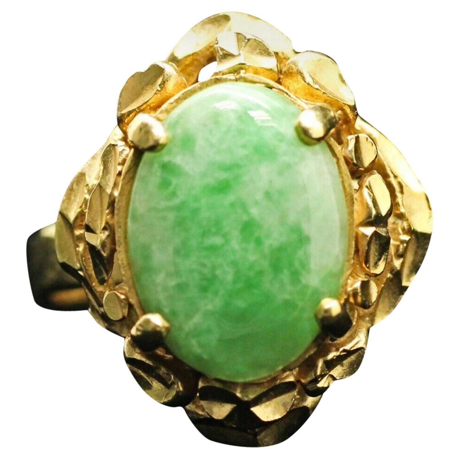 18 Karat Yellow Gold Jade Ring