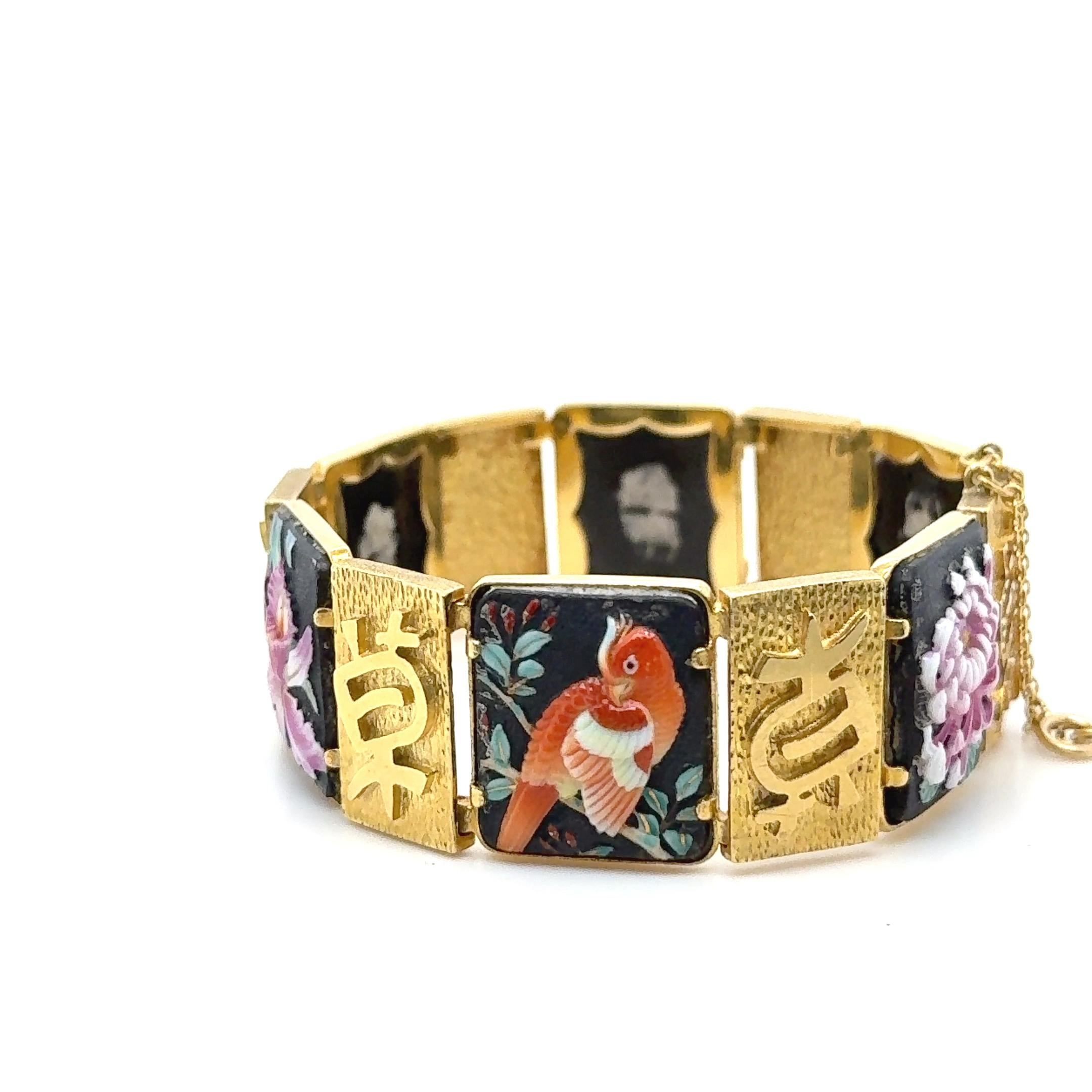 Bracelet en or jaune 18 carats en émail japonais Kanji avec symbole de longévité Pour femmes en vente