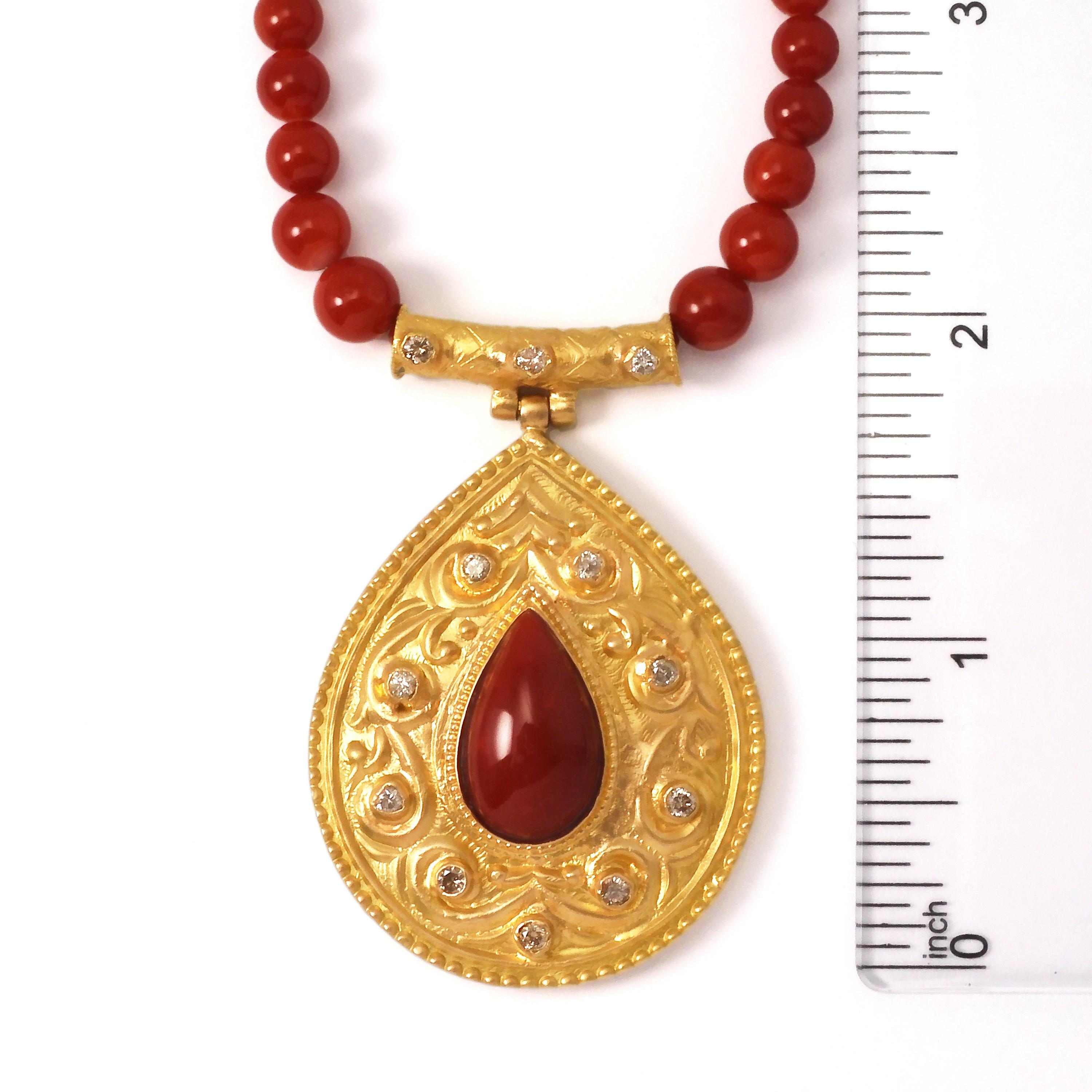 18 Karat Yellow Gold Red Coral Pendant and Necklace of Graduated Beads For Sale 2