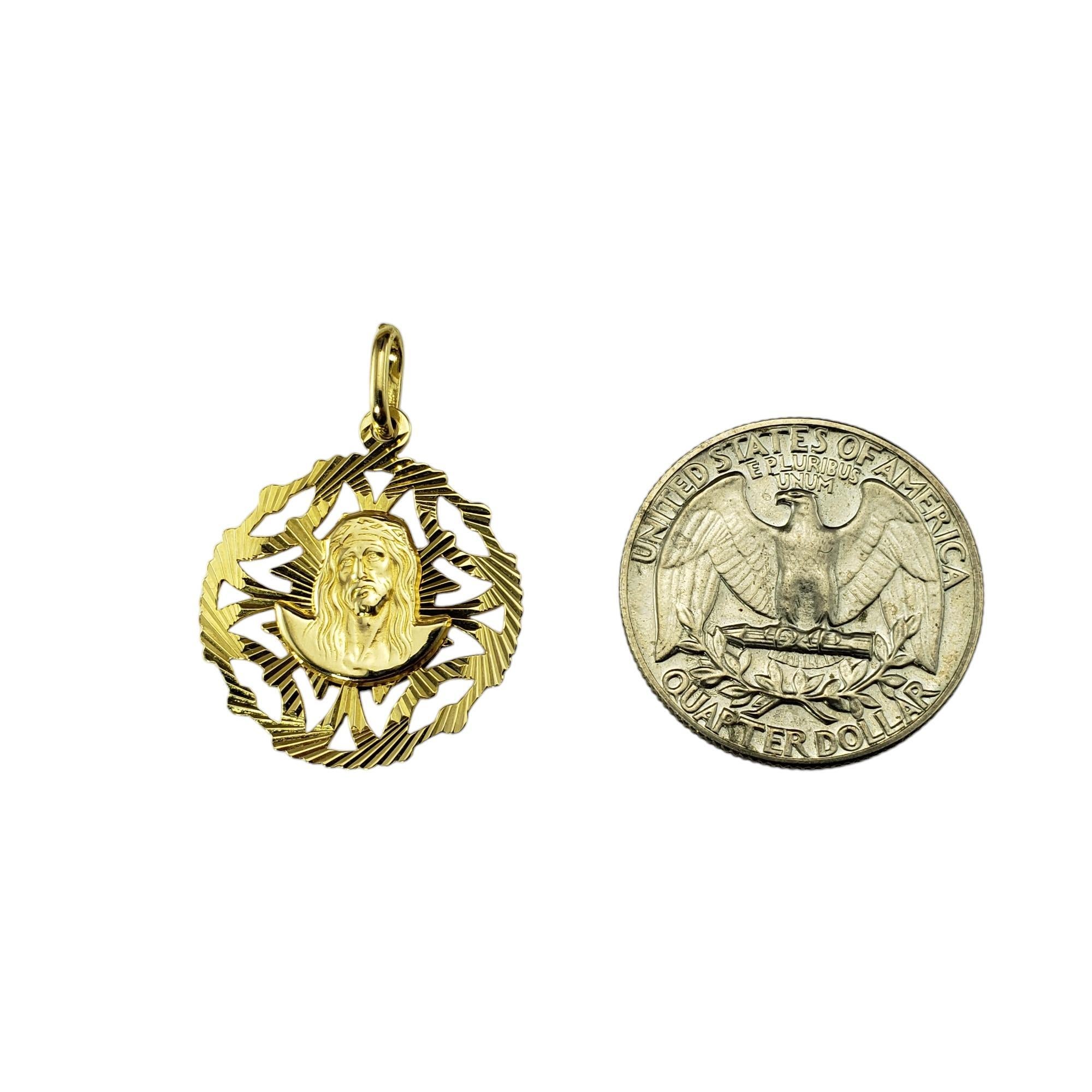 18 Karat Yellow Gold Jesus and Virgin Mary Reversible Pendant #20347 For Sale 1